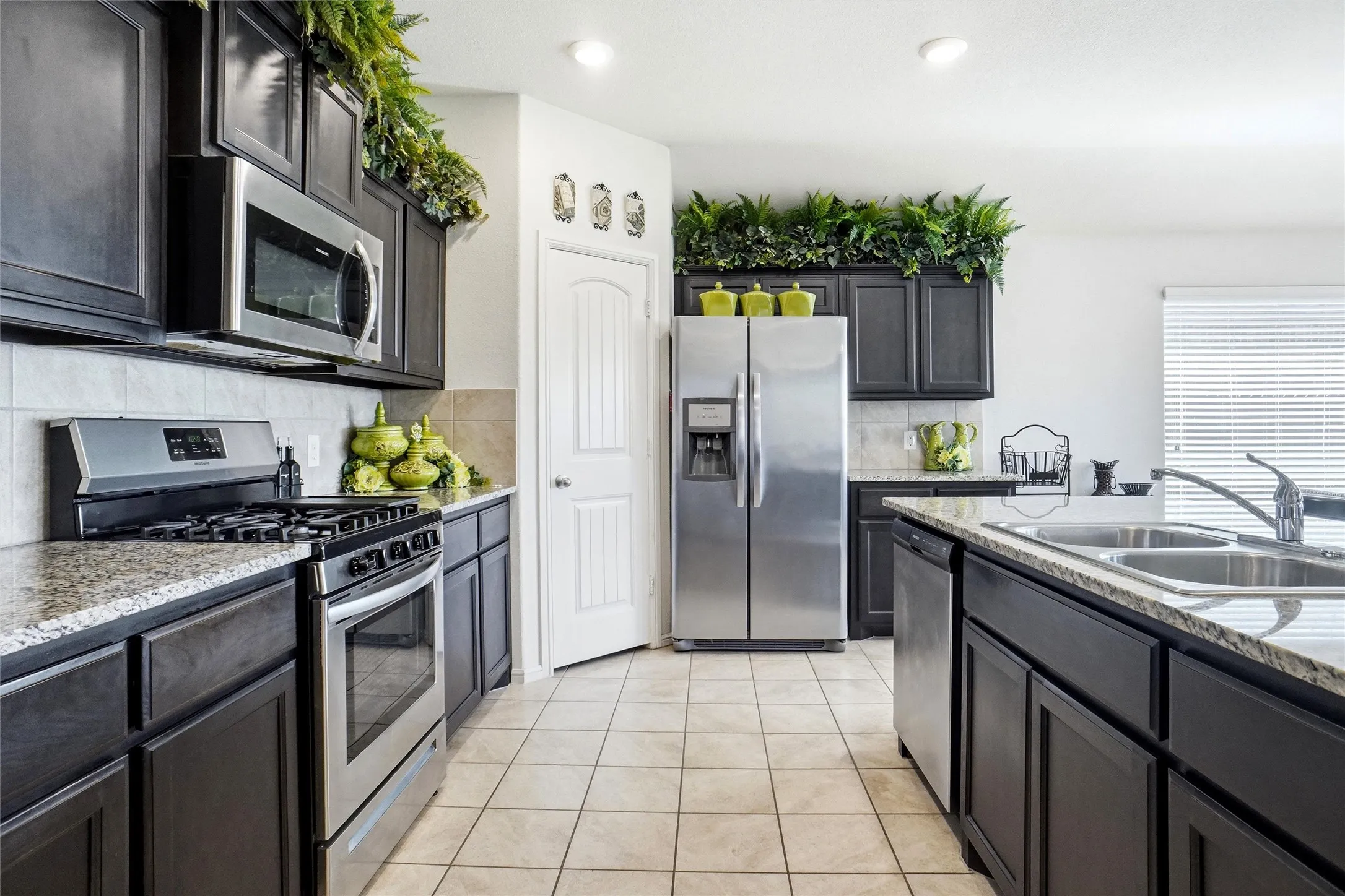 Single Family Residence For Sale in Tarrant County , 6341 Porthole Lane, Fort Worth, Texas 76179, 4 Bedroom, 2 Bathroom, 2 Garage spaces, 1,587 Sqft, built in 2018, mls#21273164, Real Estate Agent in Fort Worth, Homes For Sale in Tarrant county, Homes For Sale in Fort Worth, Realtor in Fort Worth Texas, Real Estate Brokerage Independent Realty Texas, Luminita Cordes Realtor