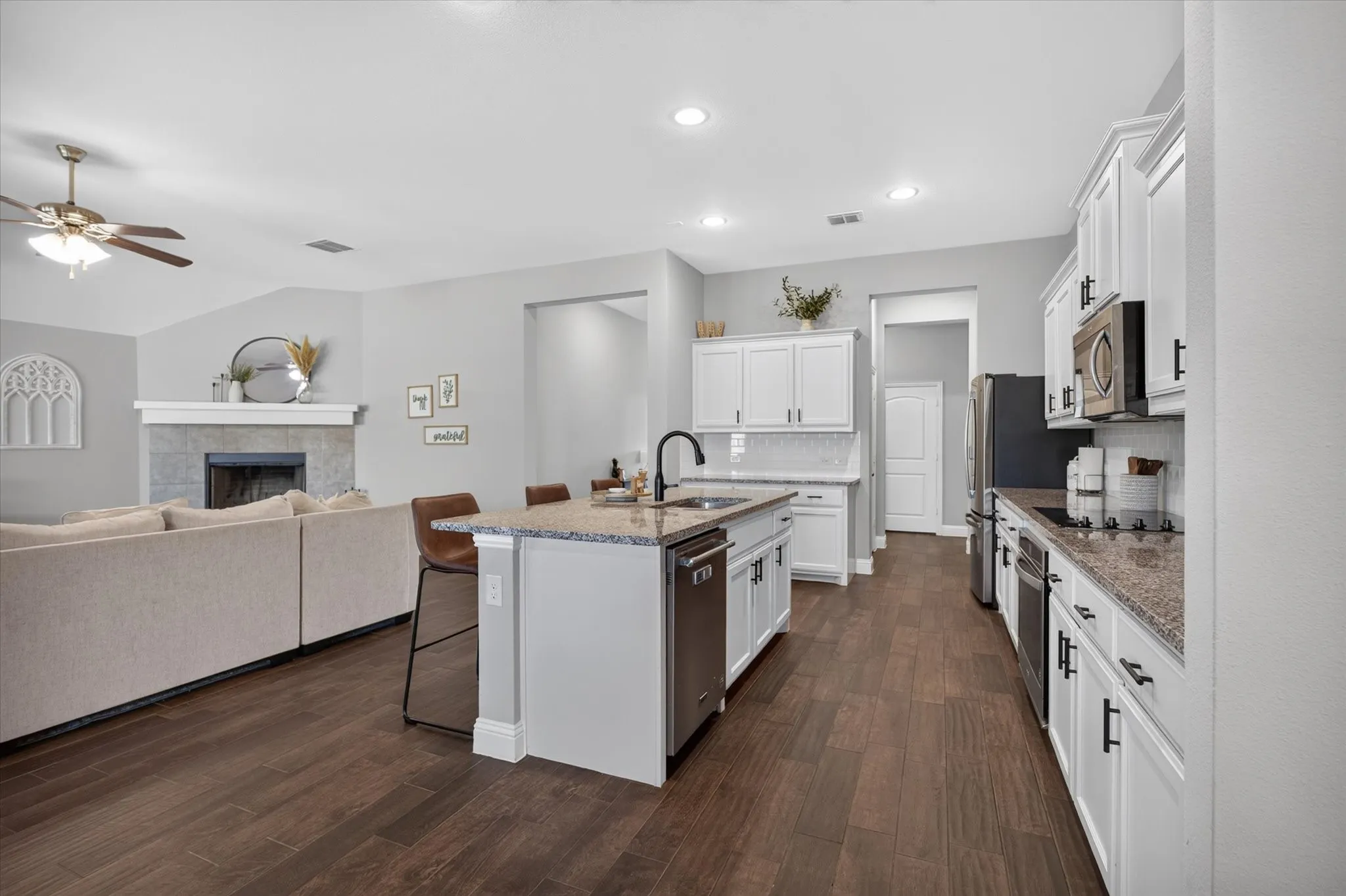Single Family Residence For Sale in Denton County , 1455 Radecke Road, Krum, Texas 76249, 4 Bedroom, 3 Bathroom, 2 Garage spaces, 2,661 Sqft, built in 2020, mls#21273355, Real Estate Agent in Krum, Homes For Sale in Denton county, Homes For Sale in Krum, Realtor in Krum Texas, Real Estate Brokerage Independent Realty Texas, Luminita Cordes Realtor