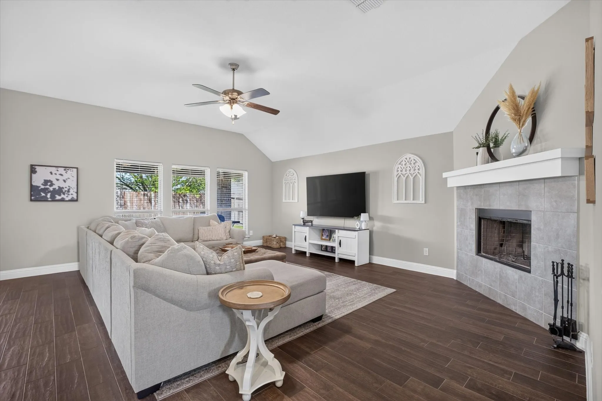Single Family Residence For Sale in Denton County , 1455 Radecke Road, Krum, Texas 76249, 4 Bedroom, 3 Bathroom, 2 Garage spaces, 2,661 Sqft, built in 2020, mls#21273355, Real Estate Agent in Krum, Homes For Sale in Denton county, Homes For Sale in Krum, Realtor in Krum Texas, Real Estate Brokerage Independent Realty Texas, Luminita Cordes Realtor