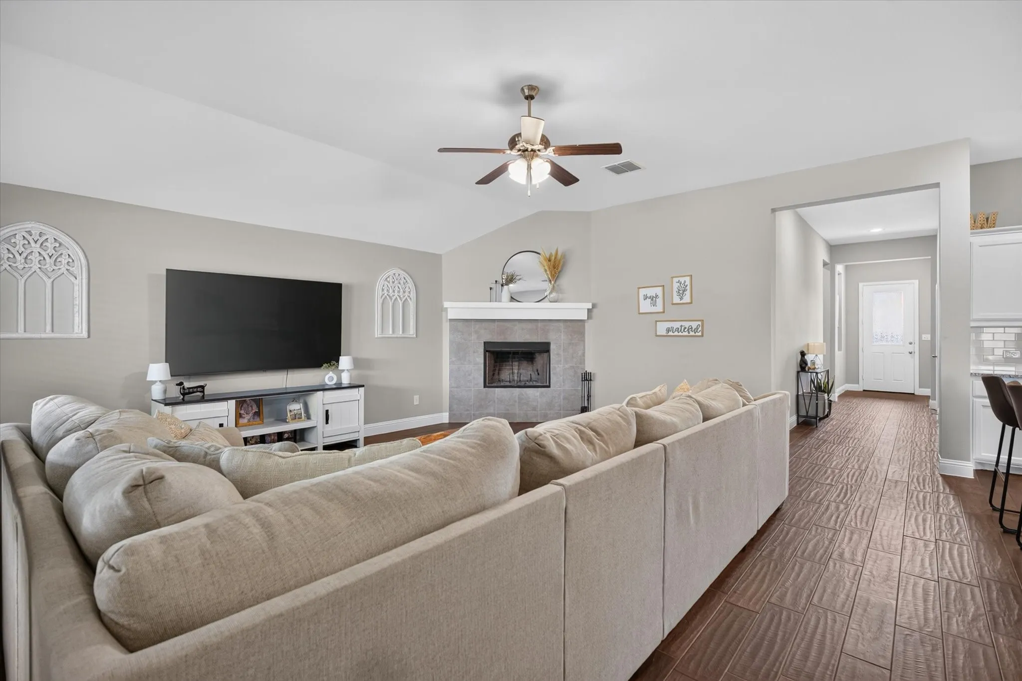 Single Family Residence For Sale in Denton County , 1455 Radecke Road, Krum, Texas 76249, 4 Bedroom, 3 Bathroom, 2 Garage spaces, 2,661 Sqft, built in 2020, mls#21273355, Real Estate Agent in Krum, Homes For Sale in Denton county, Homes For Sale in Krum, Realtor in Krum Texas, Real Estate Brokerage Independent Realty Texas, Luminita Cordes Realtor