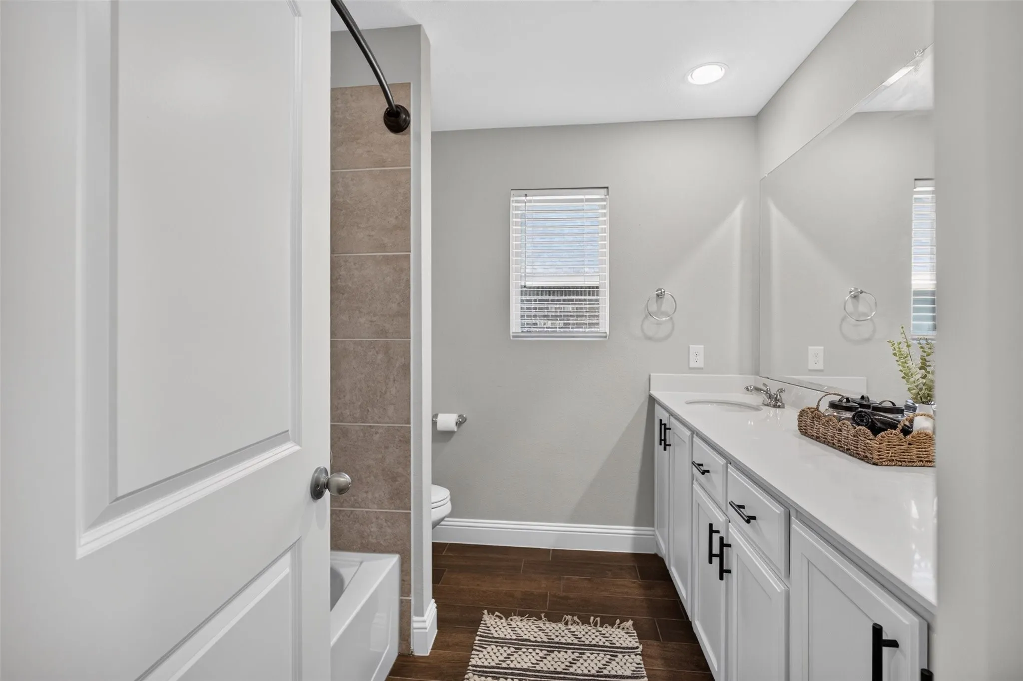Single Family Residence For Sale in Denton County , 1455 Radecke Road, Krum, Texas 76249, 4 Bedroom, 3 Bathroom, 2 Garage spaces, 2,661 Sqft, built in 2020, mls#21273355, Real Estate Agent in Krum, Homes For Sale in Denton county, Homes For Sale in Krum, Realtor in Krum Texas, Real Estate Brokerage Independent Realty Texas, Luminita Cordes Realtor