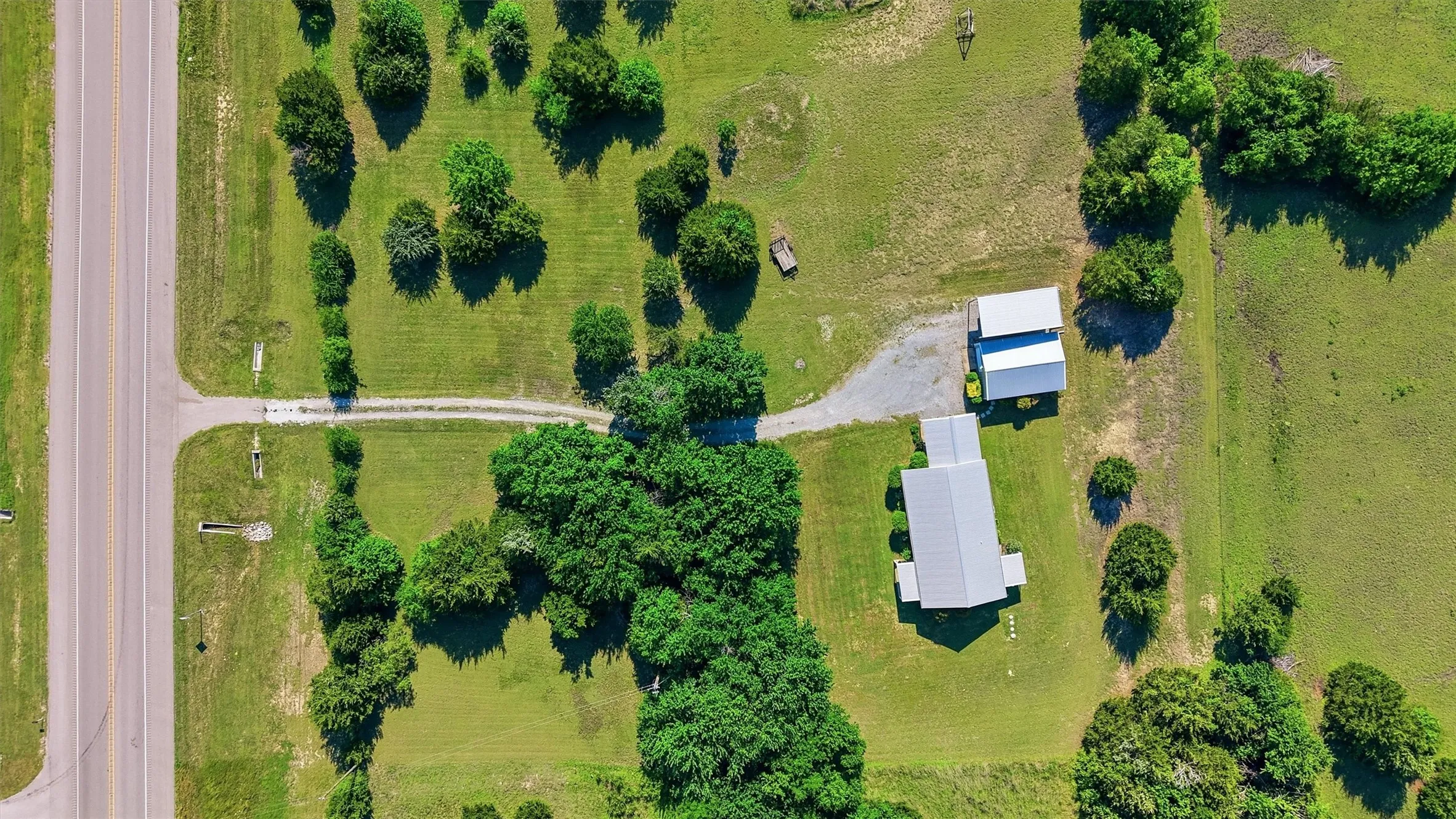 Single Family Residence For Sale in Collin County , 15656 State Highway 78 N, Blue Ridge, Texas 75424, 3 Bedroom, 2 Bathroom, 2 Garage spaces, 1,500 Sqft, built in 2015, mls#21266735, Real Estate Agent in Blue Ridge, Homes For Sale in Collin county, Homes For Sale in Blue Ridge, Realtor in Blue Ridge Texas, Real Estate Brokerage Independent Realty Texas, Luminita Cordes Realtor