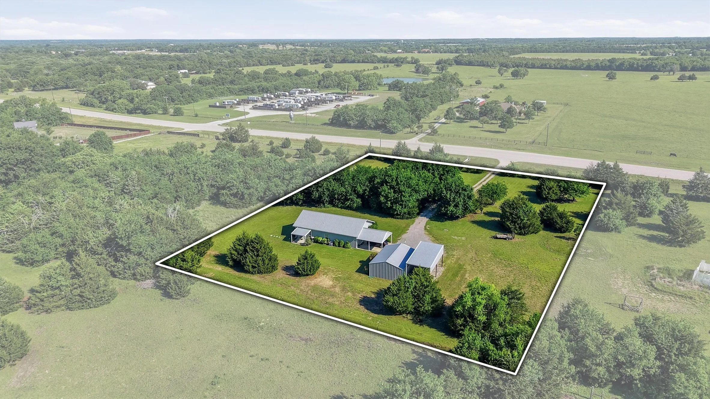 Single Family Residence For Sale in Collin County , 15656 State Highway 78 N, Blue Ridge, Texas 75424, 3 Bedroom, 2 Bathroom, 2 Garage spaces, 1,500 Sqft, built in 2015, mls#21266735, Real Estate Agent in Blue Ridge, Homes For Sale in Collin county, Homes For Sale in Blue Ridge, Realtor in Blue Ridge Texas, Real Estate Brokerage Independent Realty Texas, Luminita Cordes Realtor