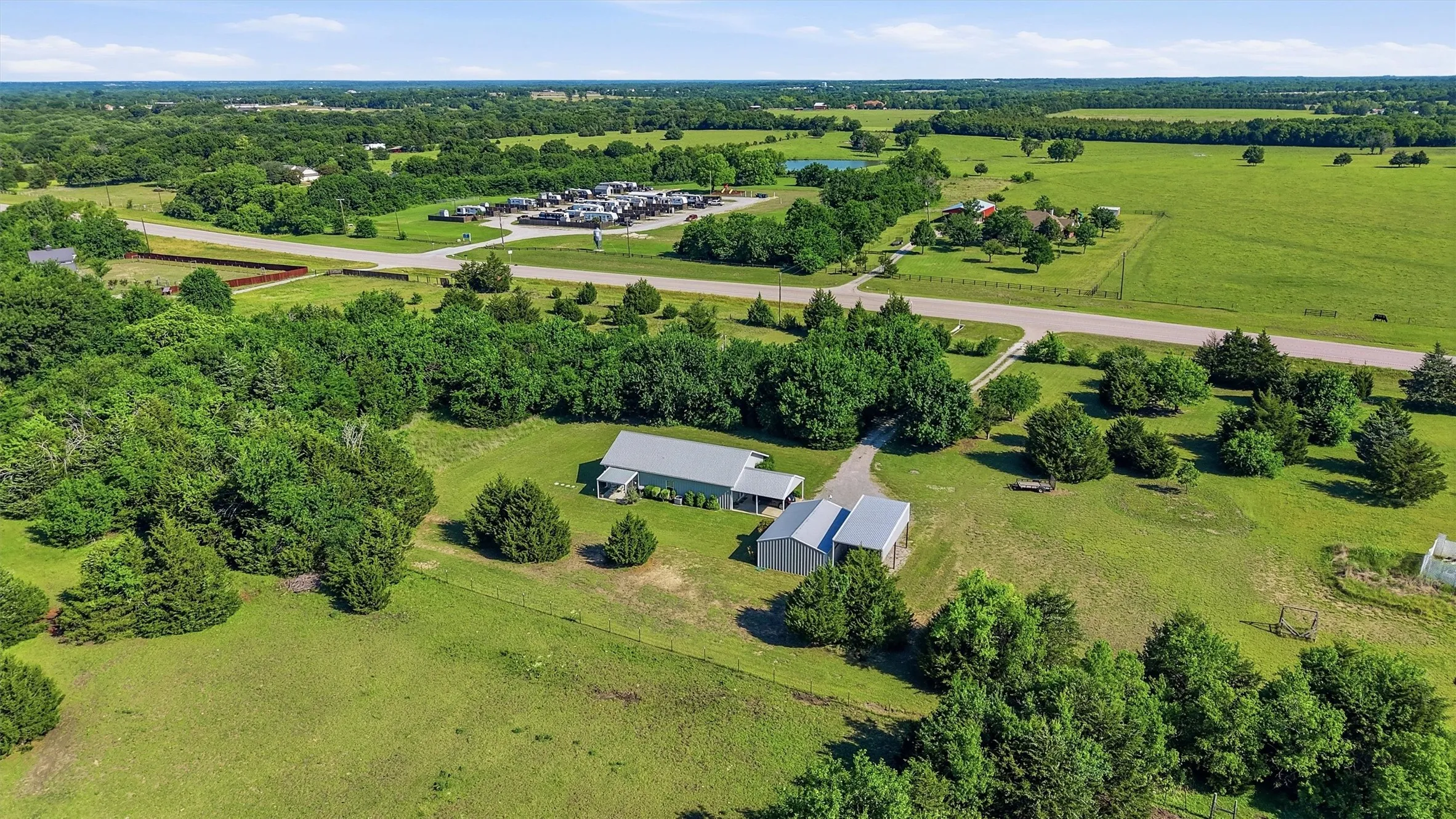 Single Family Residence For Sale in Collin County , 15656 State Highway 78 N, Blue Ridge, Texas 75424, 3 Bedroom, 2 Bathroom, 2 Garage spaces, 1,500 Sqft, built in 2015, mls#21266735, Real Estate Agent in Blue Ridge, Homes For Sale in Collin county, Homes For Sale in Blue Ridge, Realtor in Blue Ridge Texas, Real Estate Brokerage Independent Realty Texas, Luminita Cordes Realtor