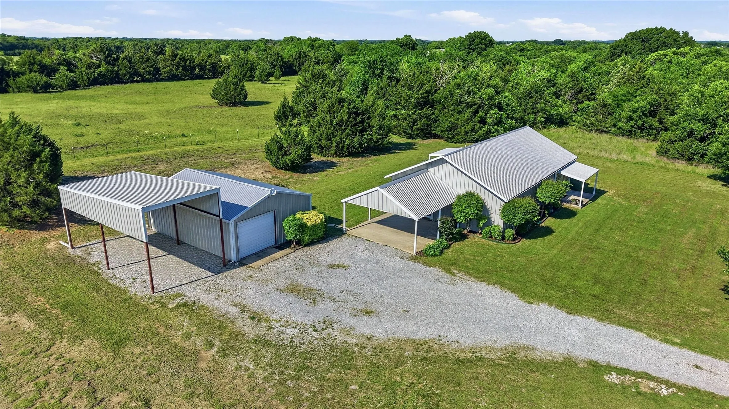 Single Family Residence For Sale in Collin County , 15656 State Highway 78 N, Blue Ridge, Texas 75424, 3 Bedroom, 2 Bathroom, 2 Garage spaces, 1,500 Sqft, built in 2015, mls#21266735, Real Estate Agent in Blue Ridge, Homes For Sale in Collin county, Homes For Sale in Blue Ridge, Realtor in Blue Ridge Texas, Real Estate Brokerage Independent Realty Texas, Luminita Cordes Realtor