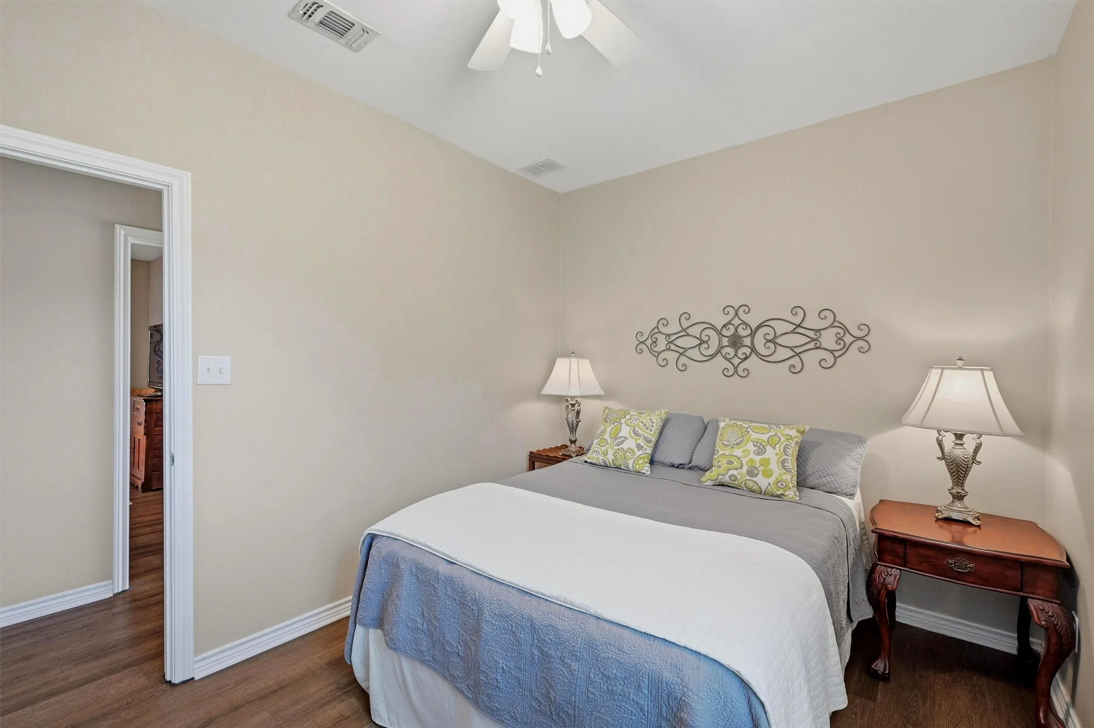 Single Family Residence For Sale in Collin County , 15656 State Highway 78 N, Blue Ridge, Texas 75424, 3 Bedroom, 2 Bathroom, 2 Garage spaces, 1,500 Sqft, built in 2015, mls#21266735, Real Estate Agent in Blue Ridge, Homes For Sale in Collin county, Homes For Sale in Blue Ridge, Realtor in Blue Ridge Texas, Real Estate Brokerage Independent Realty Texas, Luminita Cordes Realtor