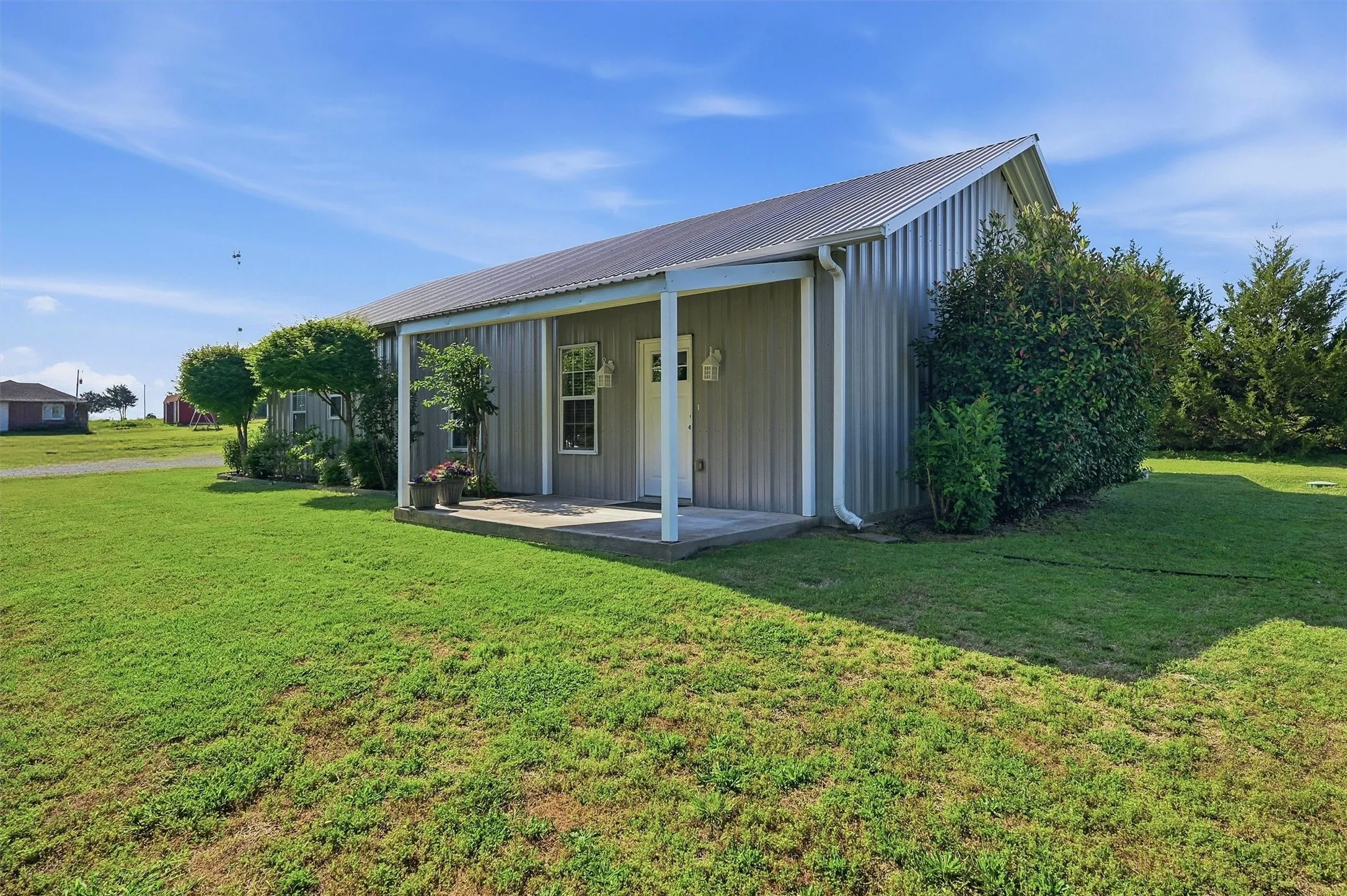 Single Family Residence For Sale in Collin County , 15656 State Highway 78 N, Blue Ridge, Texas 75424, 3 Bedroom, 2 Bathroom, 2 Garage spaces, 1,500 Sqft, built in 2015, mls#21266735, Real Estate Agent in Blue Ridge, Homes For Sale in Collin county, Homes For Sale in Blue Ridge, Realtor in Blue Ridge Texas, Real Estate Brokerage Independent Realty Texas, Luminita Cordes Realtor