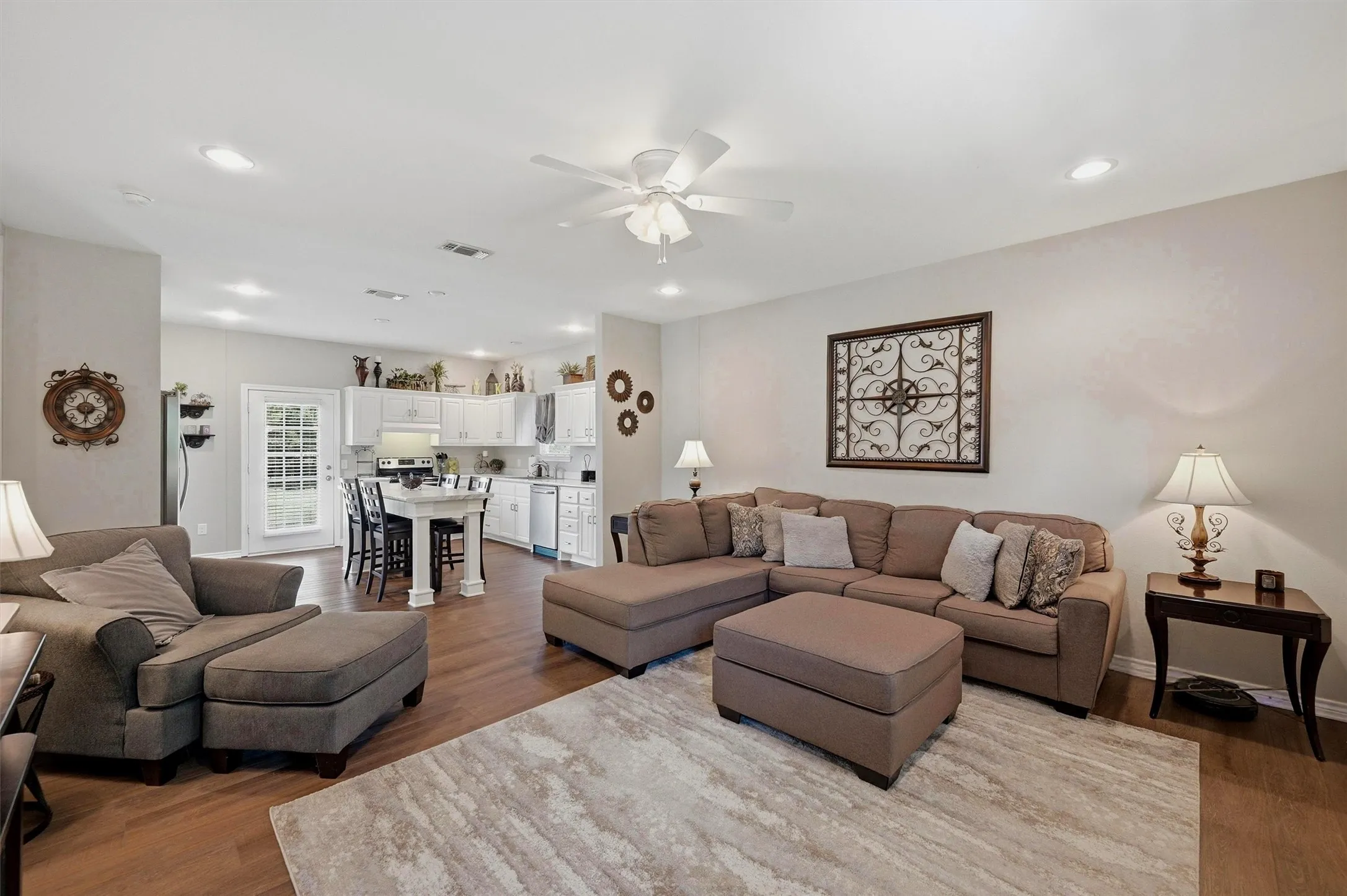 Single Family Residence For Sale in Collin County , 15656 State Highway 78 N, Blue Ridge, Texas 75424, 3 Bedroom, 2 Bathroom, 2 Garage spaces, 1,500 Sqft, built in 2015, mls#21266735, Real Estate Agent in Blue Ridge, Homes For Sale in Collin county, Homes For Sale in Blue Ridge, Realtor in Blue Ridge Texas, Real Estate Brokerage Independent Realty Texas, Luminita Cordes Realtor
