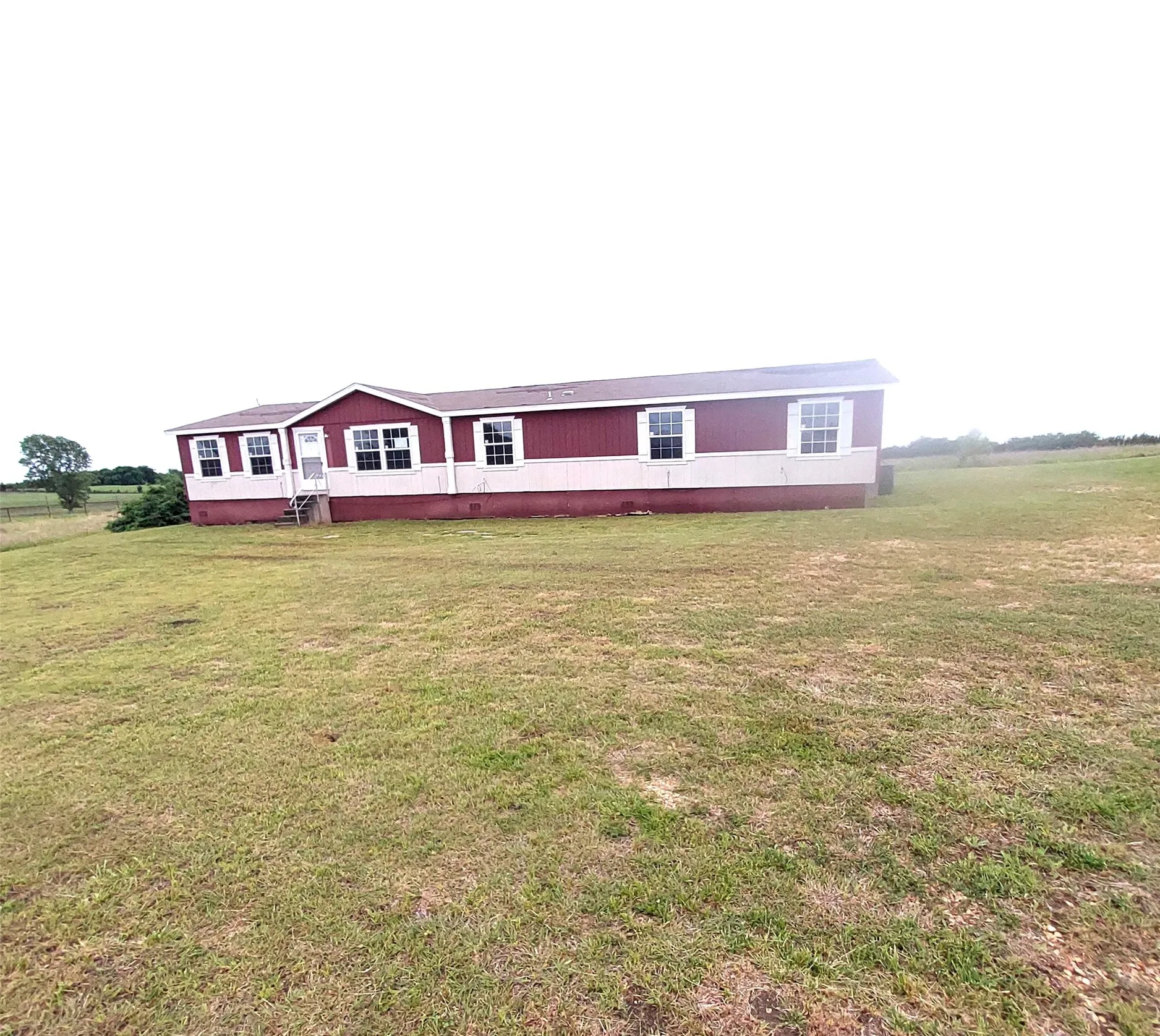 Manufactured Home For Sale in Lamar County , 3575 County Road 22500, Paris, Texas 75460, 4 Bedroom, 2 Bathroom, Garage spaces, 2,298 Sqft, built in 2013, mls#21273383, Real Estate Agent in Paris, Homes For Sale in Lamar county, Homes For Sale in Paris, Realtor in Paris Texas, Real Estate Brokerage Independent Realty Texas, Luminita Cordes Realtor