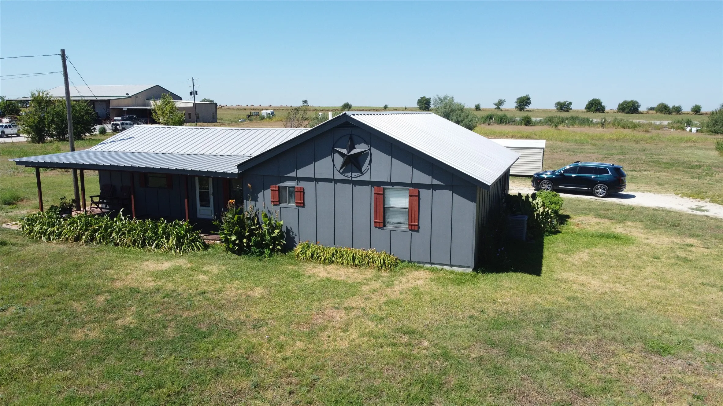 Single Family Residence For Sale in Falls County , 2515 US Highway 77 Highway, Lott, Texas 76656, 3 Bedroom, 2 Bathroom, Garage spaces, 1,716 Sqft, built in 1993, mls#21273339, Real Estate Agent in Lott, Homes For Sale in Falls county, Homes For Sale in Lott, Realtor in Lott Texas, Real Estate Brokerage Independent Realty Texas, Luminita Cordes Realtor