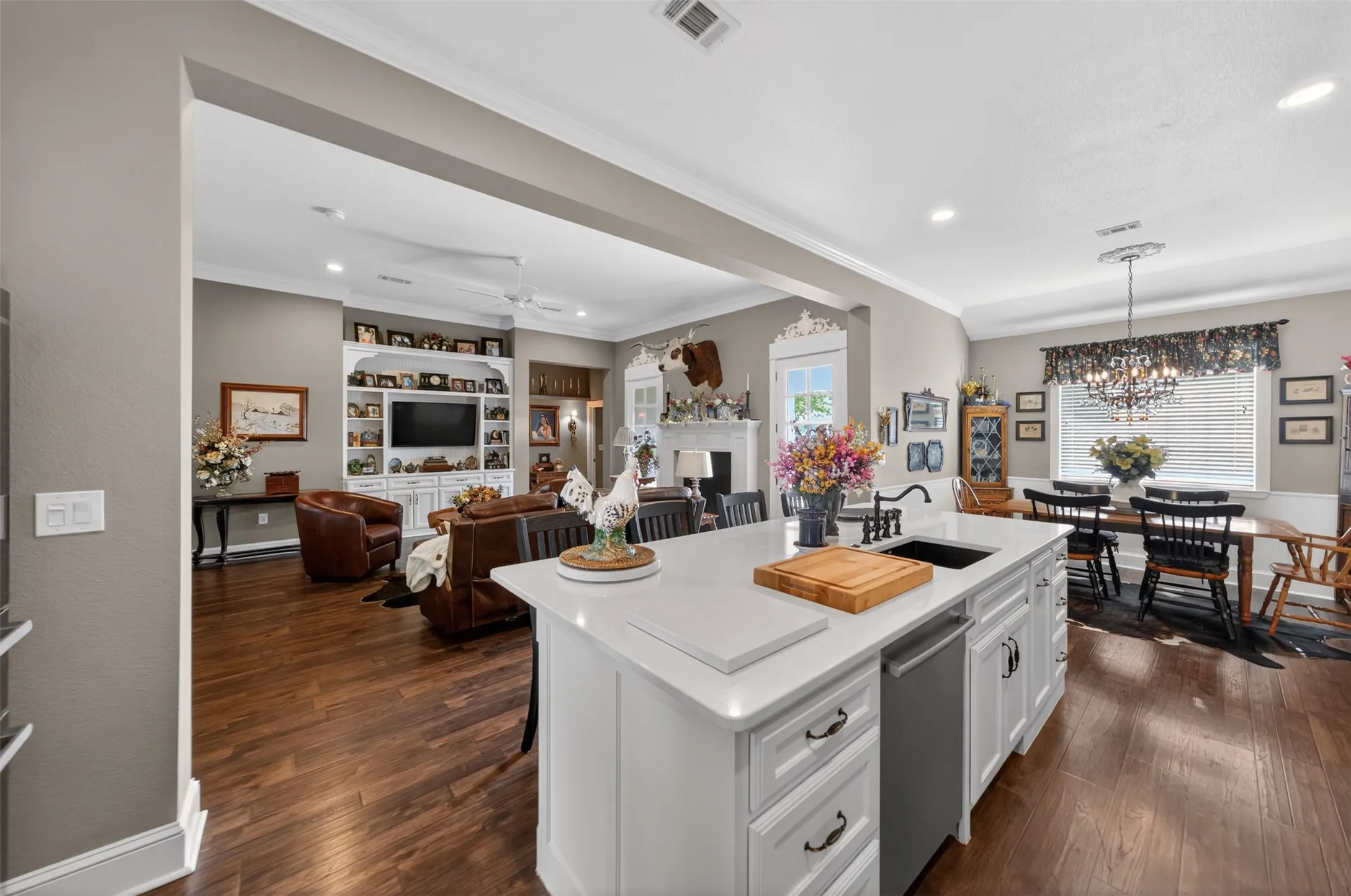 Single Family Residence For Sale in Rains County , 954 RS County Road 4261, Emory, Texas 75440, 3 Bedroom, 2 Bathroom, 1 Garage spaces, 1,959 Sqft, built in 2019, mls#21227506, Real Estate Agent in Emory, Homes For Sale in Rains county, Homes For Sale in Emory, Realtor in Emory Texas, Real Estate Brokerage Independent Realty Texas, Luminita Cordes Realtor