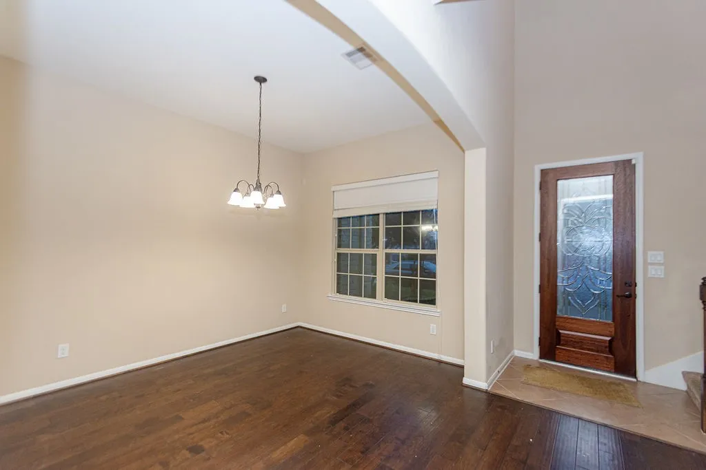 Townhouse For Sale in Harris County , 9158 Sunlight Oak Lane, Houston, Texas 77070, 2 Bedroom, 3 Bathroom, 2 Garage spaces, 1,640 Sqft, built in 2015, mls#21273441, Real Estate Agent in Houston, Homes For Sale in Harris county, Homes For Sale in Houston, Realtor in Houston Texas, Real Estate Brokerage Independent Realty Texas, Luminita Cordes Realtor