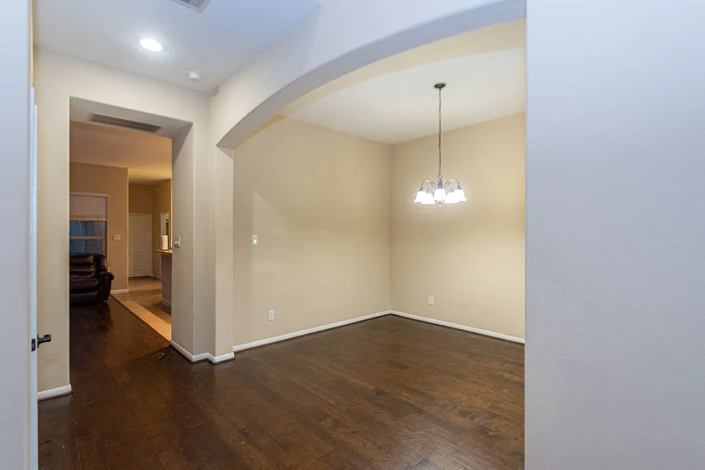 Townhouse For Sale in Harris County , 9158 Sunlight Oak Lane, Houston, Texas 77070, 2 Bedroom, 3 Bathroom, 2 Garage spaces, 1,640 Sqft, built in 2015, mls#21273441, Real Estate Agent in Houston, Homes For Sale in Harris county, Homes For Sale in Houston, Realtor in Houston Texas, Real Estate Brokerage Independent Realty Texas, Luminita Cordes Realtor