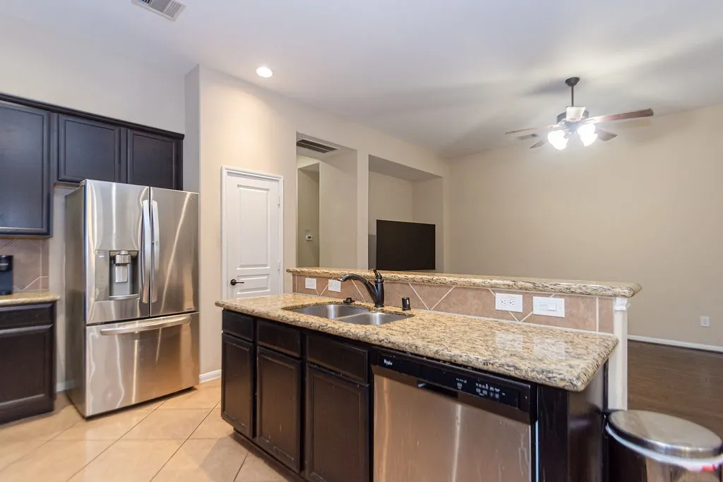 Townhouse For Sale in Harris County , 9158 Sunlight Oak Lane, Houston, Texas 77070, 2 Bedroom, 3 Bathroom, 2 Garage spaces, 1,640 Sqft, built in 2015, mls#21273441, Real Estate Agent in Houston, Homes For Sale in Harris county, Homes For Sale in Houston, Realtor in Houston Texas, Real Estate Brokerage Independent Realty Texas, Luminita Cordes Realtor