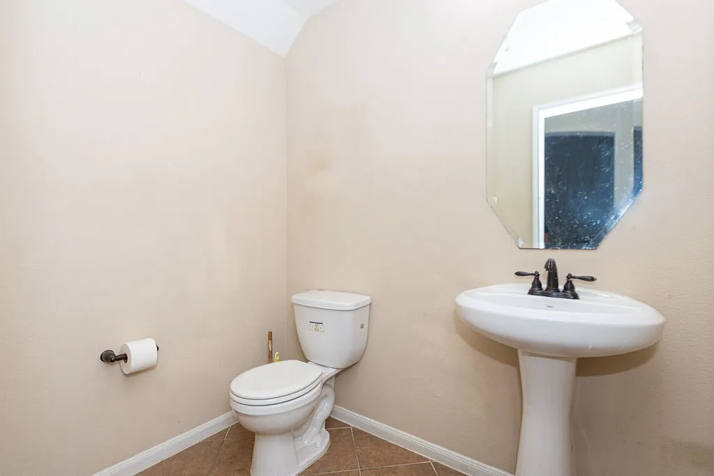 Townhouse For Sale in Harris County , 9158 Sunlight Oak Lane, Houston, Texas 77070, 2 Bedroom, 3 Bathroom, 2 Garage spaces, 1,640 Sqft, built in 2015, mls#21273441, Real Estate Agent in Houston, Homes For Sale in Harris county, Homes For Sale in Houston, Realtor in Houston Texas, Real Estate Brokerage Independent Realty Texas, Luminita Cordes Realtor
