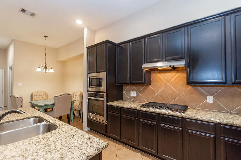 Townhouse For Sale in Harris County , 9158 Sunlight Oak Lane, Houston, Texas 77070, 2 Bedroom, 3 Bathroom, 2 Garage spaces, 1,640 Sqft, built in 2015, mls#21273441, Real Estate Agent in Houston, Homes For Sale in Harris county, Homes For Sale in Houston, Realtor in Houston Texas, Real Estate Brokerage Independent Realty Texas, Luminita Cordes Realtor