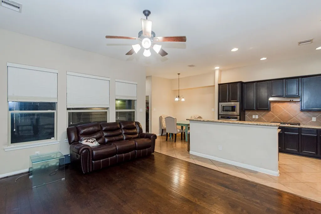 Townhouse For Sale in Harris County , 9158 Sunlight Oak Lane, Houston, Texas 77070, 2 Bedroom, 3 Bathroom, 2 Garage spaces, 1,640 Sqft, built in 2015, mls#21273441, Real Estate Agent in Houston, Homes For Sale in Harris county, Homes For Sale in Houston, Realtor in Houston Texas, Real Estate Brokerage Independent Realty Texas, Luminita Cordes Realtor