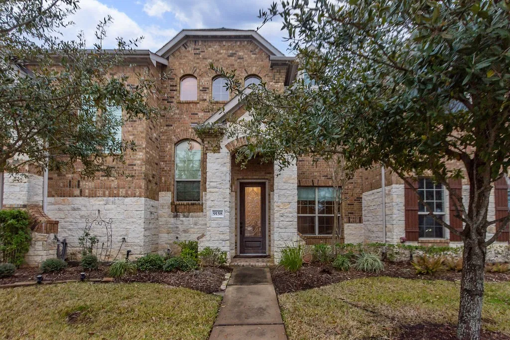 Townhouse For Sale in Harris County , 9158 Sunlight Oak Lane, Houston, Texas 77070, 2 Bedroom, 3 Bathroom, 2 Garage spaces, 1,640 Sqft, built in 2015, mls#21273441, Real Estate Agent in Houston, Homes For Sale in Harris county, Homes For Sale in Houston, Realtor in Houston Texas, Real Estate Brokerage Independent Realty Texas, Luminita Cordes Realtor