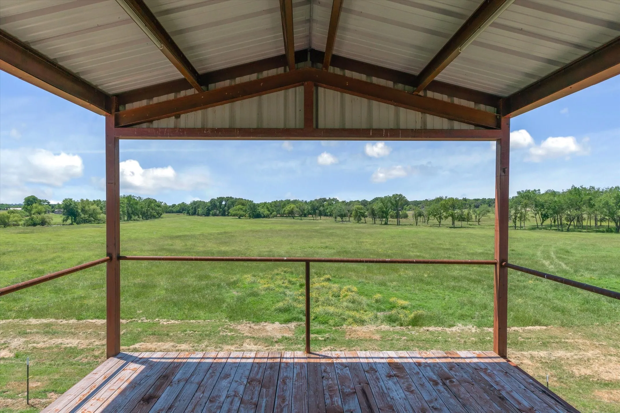 Single Family Residence For Sale in Van Zandt County , 1026 Vz County Road 2115, Canton, Texas 75103, 4 Bedroom, 3 Bathroom, Garage spaces, 2,400 Sqft, built in 2020, mls#21273134, Real Estate Agent in Canton, Homes For Sale in Van Zandt county, Homes For Sale in Canton, Realtor in Canton Texas, Real Estate Brokerage Independent Realty Texas, Luminita Cordes Realtor
