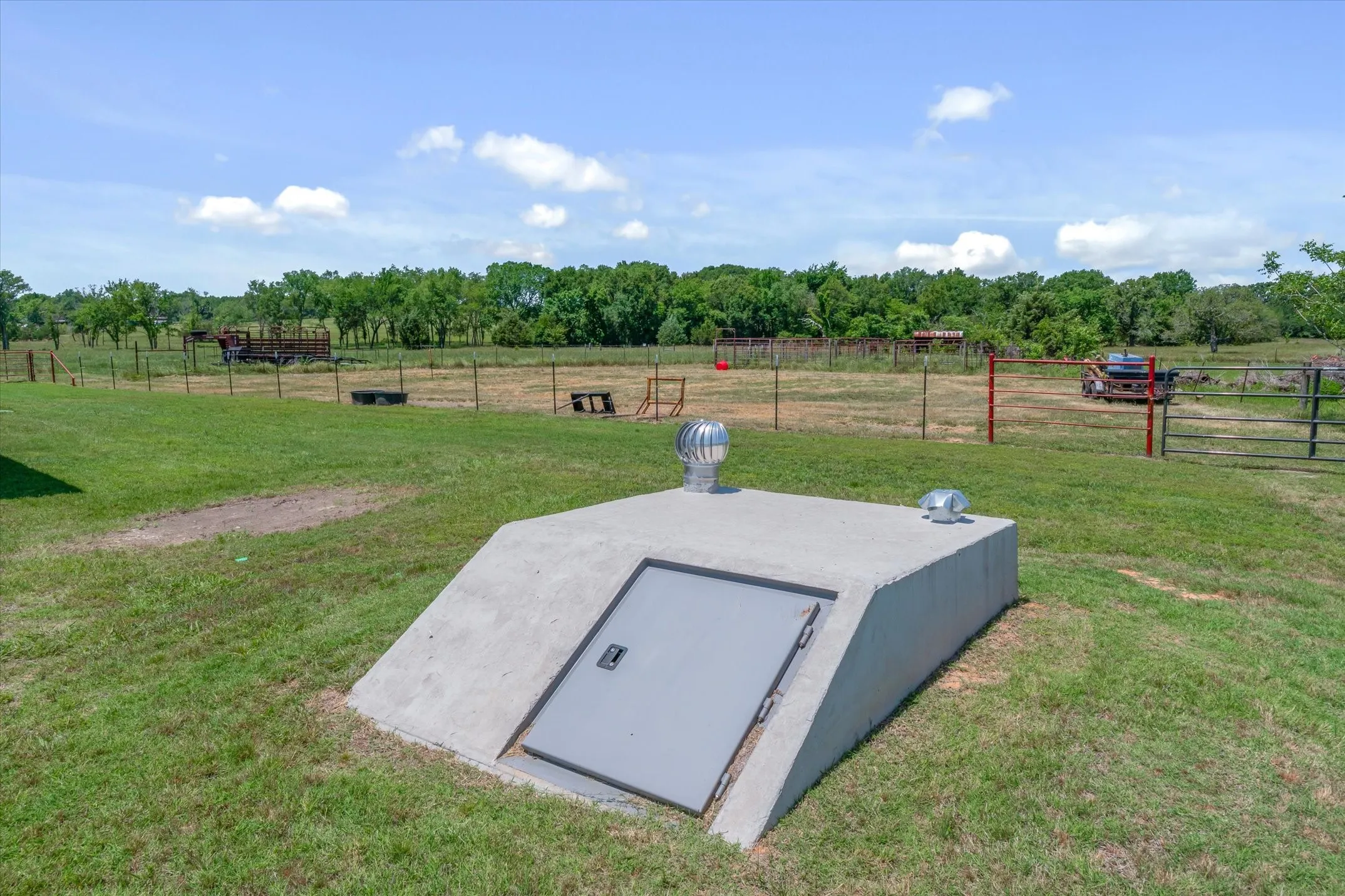 Single Family Residence For Sale in Van Zandt County , 1026 Vz County Road 2115, Canton, Texas 75103, 4 Bedroom, 3 Bathroom, Garage spaces, 2,400 Sqft, built in 2020, mls#21273134, Real Estate Agent in Canton, Homes For Sale in Van Zandt county, Homes For Sale in Canton, Realtor in Canton Texas, Real Estate Brokerage Independent Realty Texas, Luminita Cordes Realtor