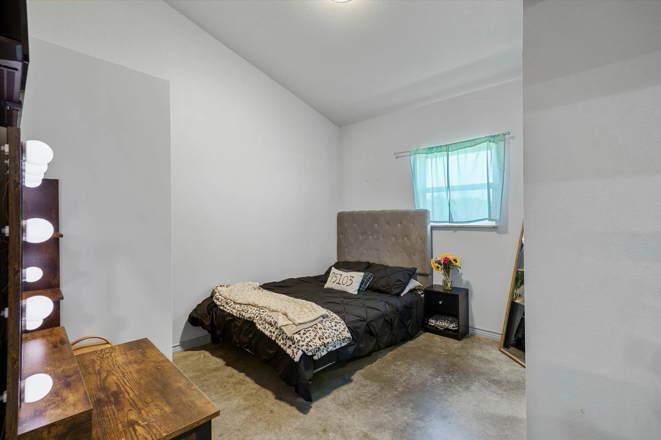 Single Family Residence For Sale in Van Zandt County , 1026 Vz County Road 2115, Canton, Texas 75103, 4 Bedroom, 3 Bathroom, Garage spaces, 2,400 Sqft, built in 2020, mls#21273134, Real Estate Agent in Canton, Homes For Sale in Van Zandt county, Homes For Sale in Canton, Realtor in Canton Texas, Real Estate Brokerage Independent Realty Texas, Luminita Cordes Realtor