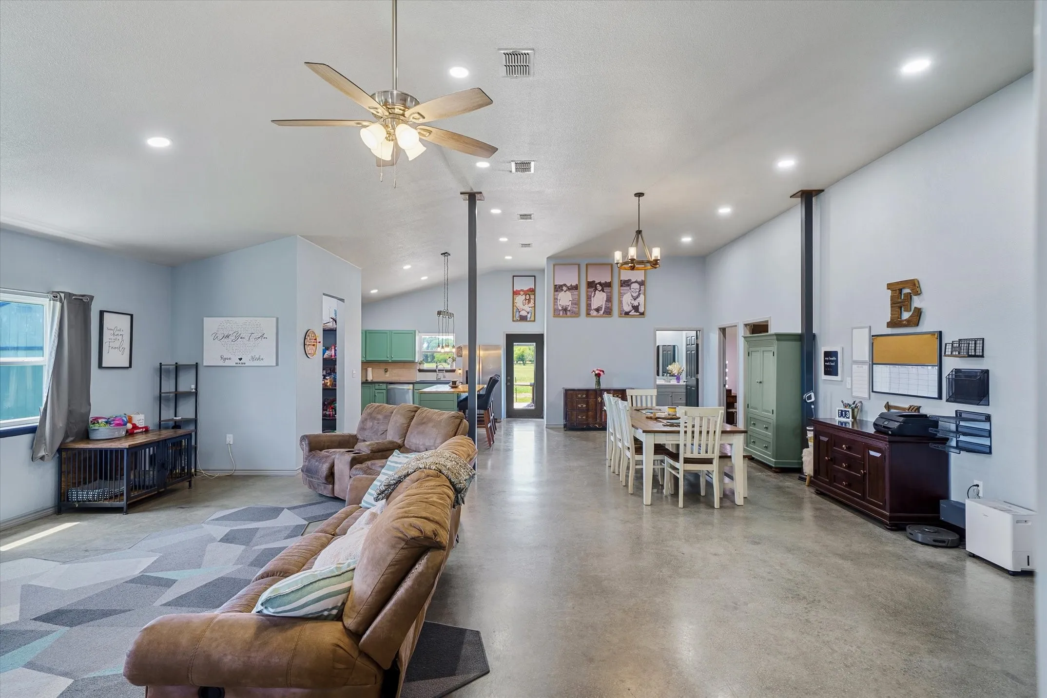 Single Family Residence For Sale in Van Zandt County , 1026 Vz County Road 2115, Canton, Texas 75103, 4 Bedroom, 3 Bathroom, Garage spaces, 2,400 Sqft, built in 2020, mls#21273134, Real Estate Agent in Canton, Homes For Sale in Van Zandt county, Homes For Sale in Canton, Realtor in Canton Texas, Real Estate Brokerage Independent Realty Texas, Luminita Cordes Realtor