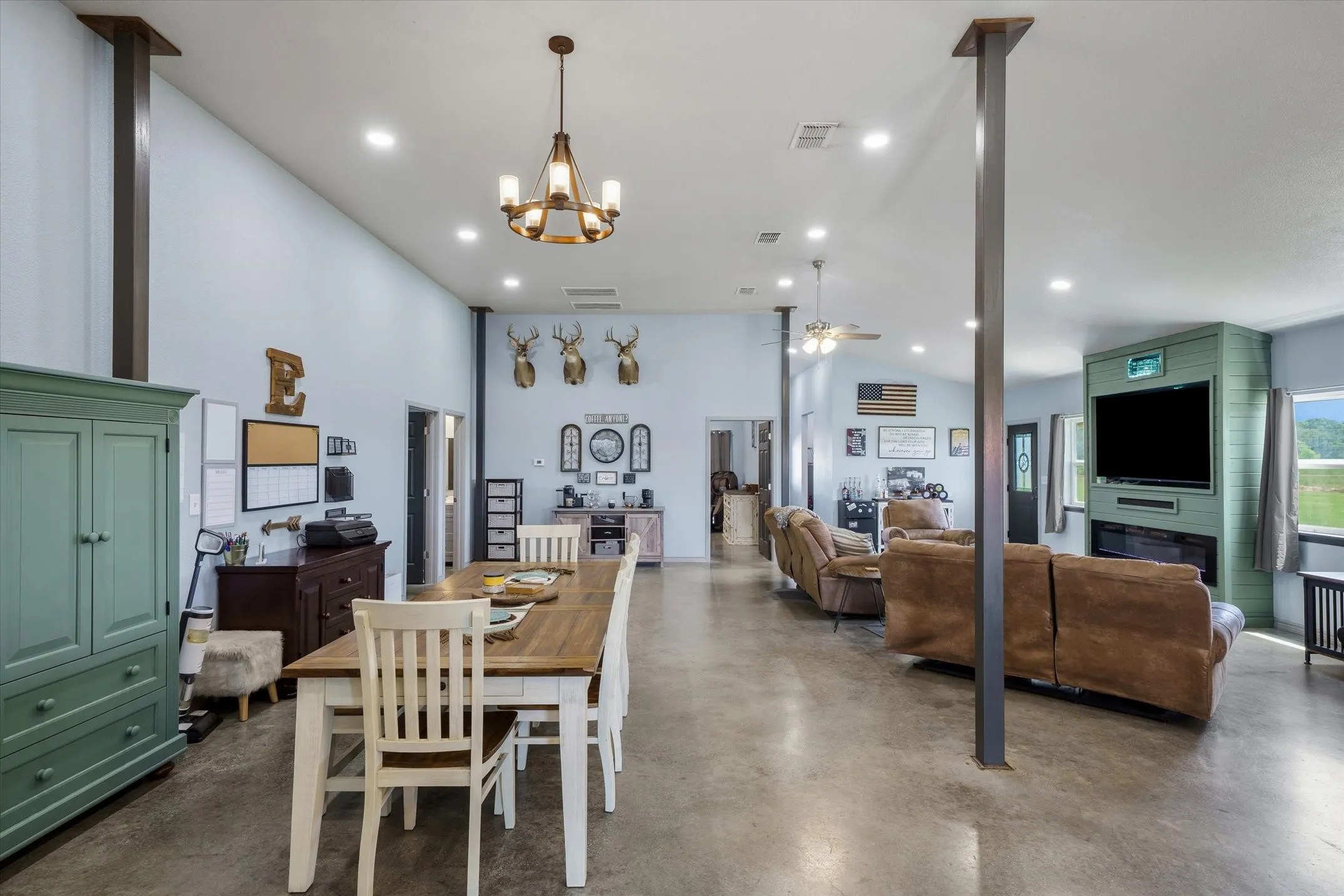 Single Family Residence For Sale in Van Zandt County , 1026 Vz County Road 2115, Canton, Texas 75103, 4 Bedroom, 3 Bathroom, Garage spaces, 2,400 Sqft, built in 2020, mls#21273134, Real Estate Agent in Canton, Homes For Sale in Van Zandt county, Homes For Sale in Canton, Realtor in Canton Texas, Real Estate Brokerage Independent Realty Texas, Luminita Cordes Realtor