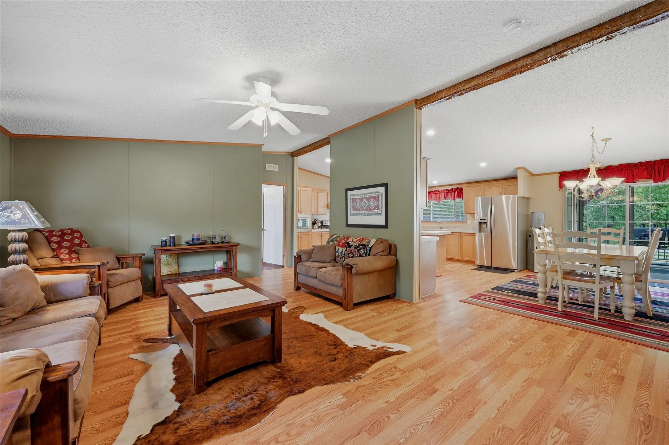Single Family Residence For Sale in Grayson County , 212 Sunset Road, Pottsboro, Texas 75076, 4 Bedroom, 2 Bathroom, 2 Garage spaces, 2,303 Sqft, built in 2004, Price $485,000, mls#21272010, Real Estate Agent in Pottsboro, Homes For Sale in Grayson county, Homes For Sale in Pottsboro, Realtor in Pottsboro Texas, Real Estate Brokerage Independent Realty Texas, Luminita Cordes Realtor