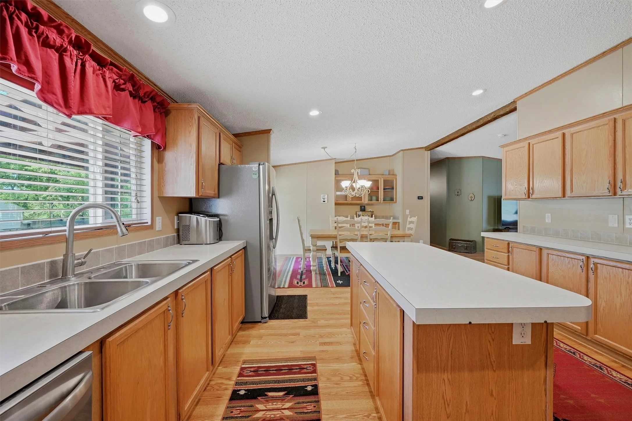 Single Family Residence For Sale in Grayson County , 212 Sunset Road, Pottsboro, Texas 75076, 4 Bedroom, 2 Bathroom, 2 Garage spaces, 2,303 Sqft, built in 2004, Price $485,000, mls#21272010, Real Estate Agent in Pottsboro, Homes For Sale in Grayson county, Homes For Sale in Pottsboro, Realtor in Pottsboro Texas, Real Estate Brokerage Independent Realty Texas, Luminita Cordes Realtor