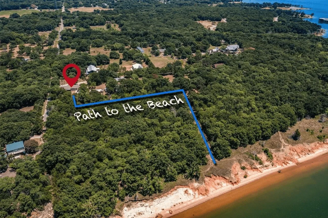 Single Family Residence For Sale in Grayson County , 212 Sunset Road, Pottsboro, Texas 75076, 4 Bedroom, 2 Bathroom, 2 Garage spaces, 2,303 Sqft, built in 2004, Price $485,000, mls#21272010, Real Estate Agent in Pottsboro, Homes For Sale in Grayson county, Homes For Sale in Pottsboro, Realtor in Pottsboro Texas, Real Estate Brokerage Independent Realty Texas, Luminita Cordes Realtor