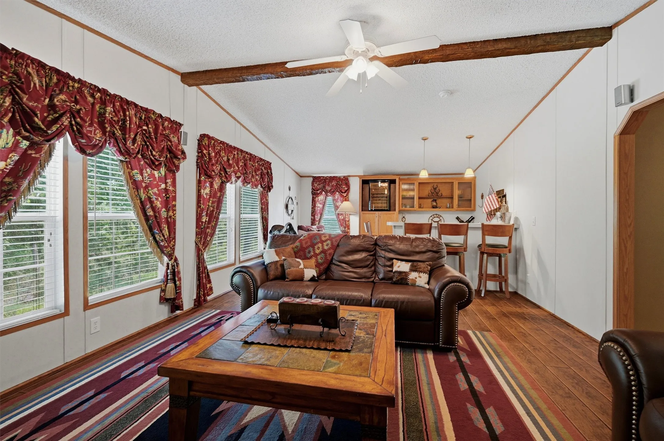 Single Family Residence For Sale in Grayson County , 212 Sunset Road, Pottsboro, Texas 75076, 4 Bedroom, 2 Bathroom, 2 Garage spaces, 2,303 Sqft, built in 2004, Price $485,000, mls#21272010, Real Estate Agent in Pottsboro, Homes For Sale in Grayson county, Homes For Sale in Pottsboro, Realtor in Pottsboro Texas, Real Estate Brokerage Independent Realty Texas, Luminita Cordes Realtor