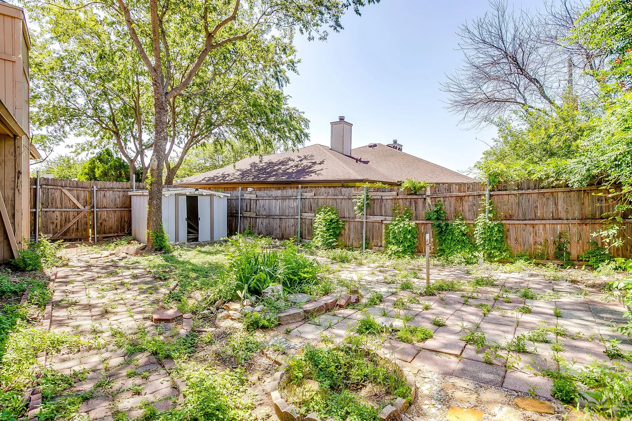 Duplex For Rent in Tarrant County , 4517 Compass Court, Fort Worth, Texas 76135, 2 Bedroom, 2 Bathroom, Garage spaces, 981 Sqft, built in 1985, mls#21271188, Real Estate Agent in Fort Worth, Homes For Rent in Tarrant county, Homes For Rent in Fort Worth, Realtor in Fort Worth Texas, Real Estate Brokerage Independent Realty Texas, Luminita Cordes Realtor