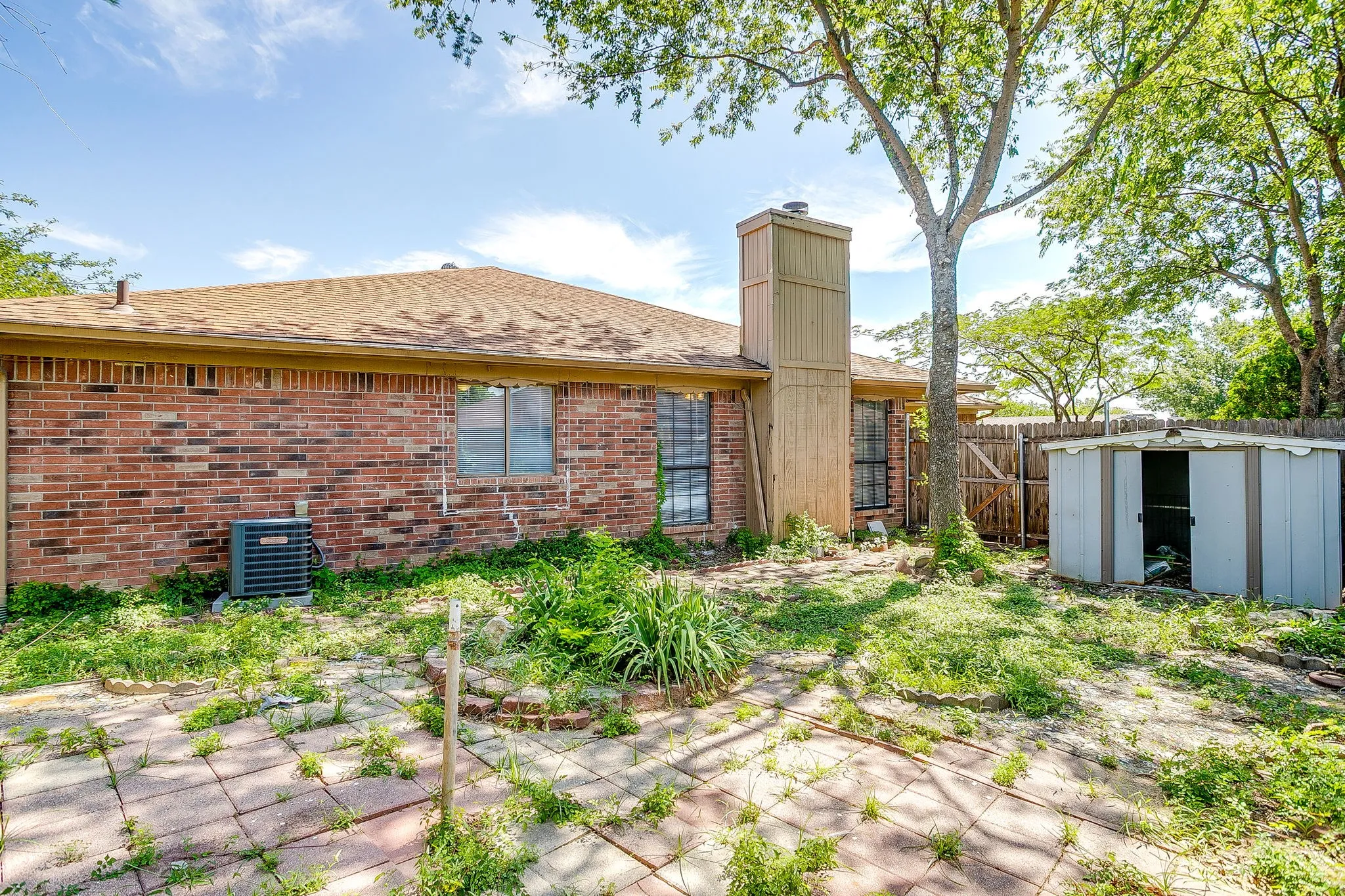 Duplex For Rent in Tarrant County , 4517 Compass Court, Fort Worth, Texas 76135, 2 Bedroom, 2 Bathroom, Garage spaces, 981 Sqft, built in 1985, mls#21271188, Real Estate Agent in Fort Worth, Homes For Rent in Tarrant county, Homes For Rent in Fort Worth, Realtor in Fort Worth Texas, Real Estate Brokerage Independent Realty Texas, Luminita Cordes Realtor