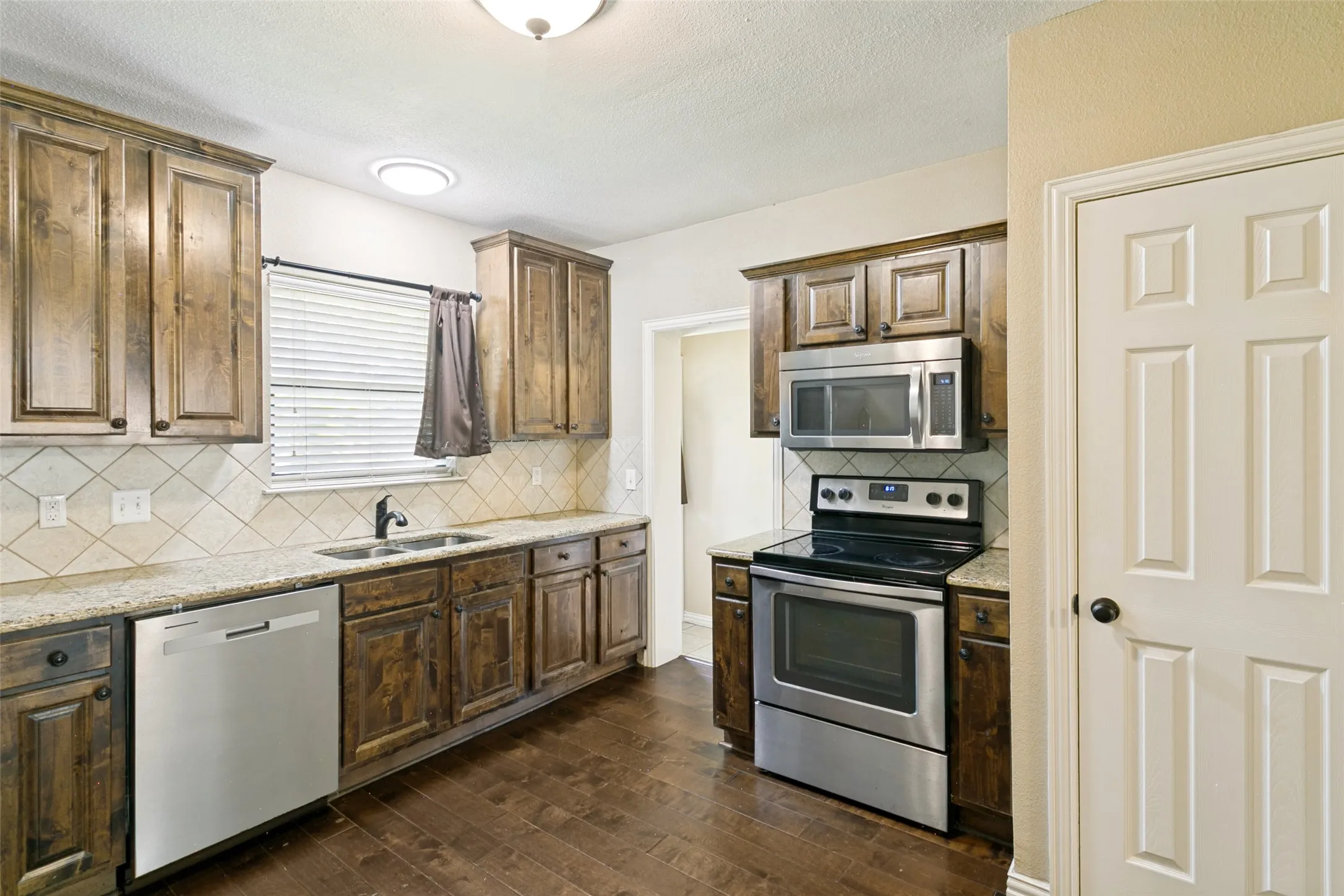 Single Family Residence For Rent in Tarrant County , 3904 Carolyn Road, Fort Worth, Texas 76109, 4 Bedroom, 2 Bathroom, Garage spaces, 1,266 Sqft, built in 1948, mls#21273470, Real Estate Agent in Fort Worth, Homes For Rent in Tarrant county, Homes For Rent in Fort Worth, Realtor in Fort Worth Texas, Real Estate Brokerage Independent Realty Texas, Luminita Cordes Realtor