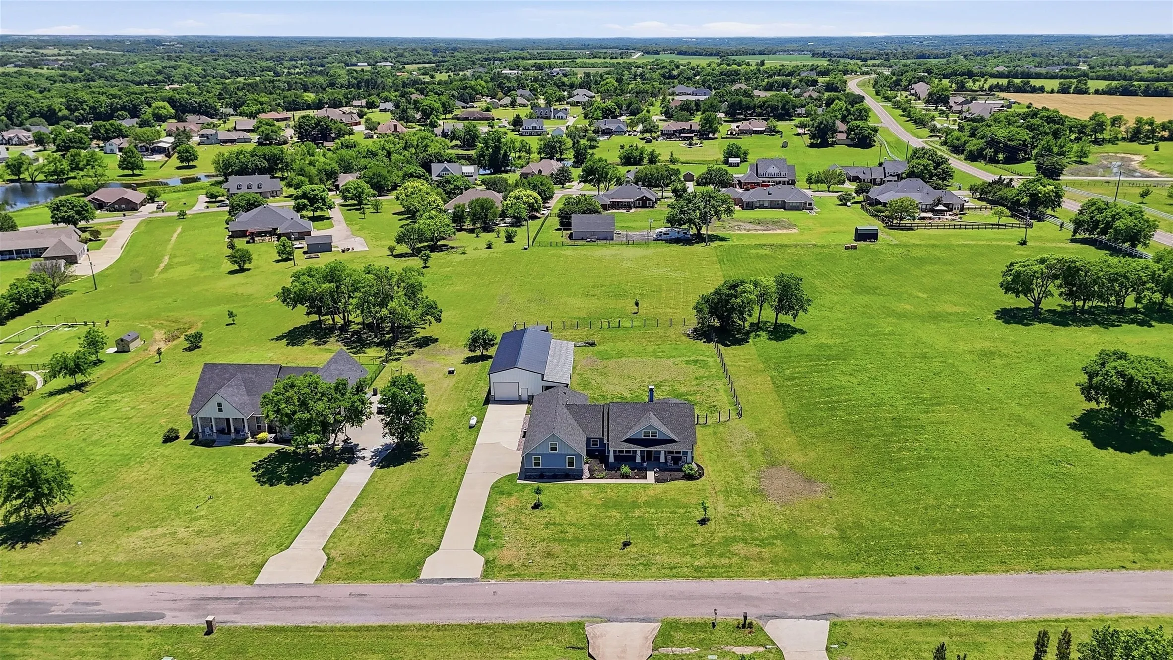 Single Family Residence For Sale in Grayson County , 662 Preakness Place Road, Van Alstyne, Texas 75495, 4 Bedrooms, 3 Bathrooms, 2 Garage spaces, 2,311 Sqft, built in 2017, Price $649,000, mls#21273473, Real Estate Agent in Van Alstyne, Homes For Sale in Grayson county, Homes For Sale in Van Alstyne, Realtor in Van Alstyne Texas, Real Estate Brokerage Independent Realty Texas, Luminita Cordes Realtor