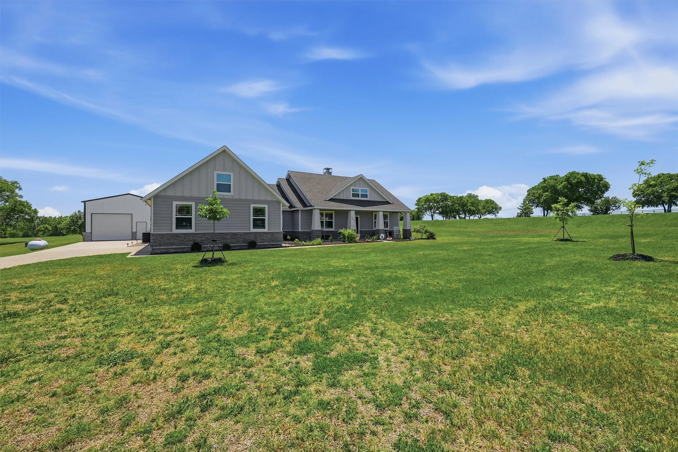 Single Family Residence For Sale in Grayson County , 662 Preakness Place Road, Van Alstyne, Texas 75495, 4 Bedrooms, 3 Bathrooms, 2 Garage spaces, 2,311 Sqft, built in 2017, Price $649,000, mls#21273473, Real Estate Agent in Van Alstyne, Homes For Sale in Grayson county, Homes For Sale in Van Alstyne, Realtor in Van Alstyne Texas, Real Estate Brokerage Independent Realty Texas, Luminita Cordes Realtor