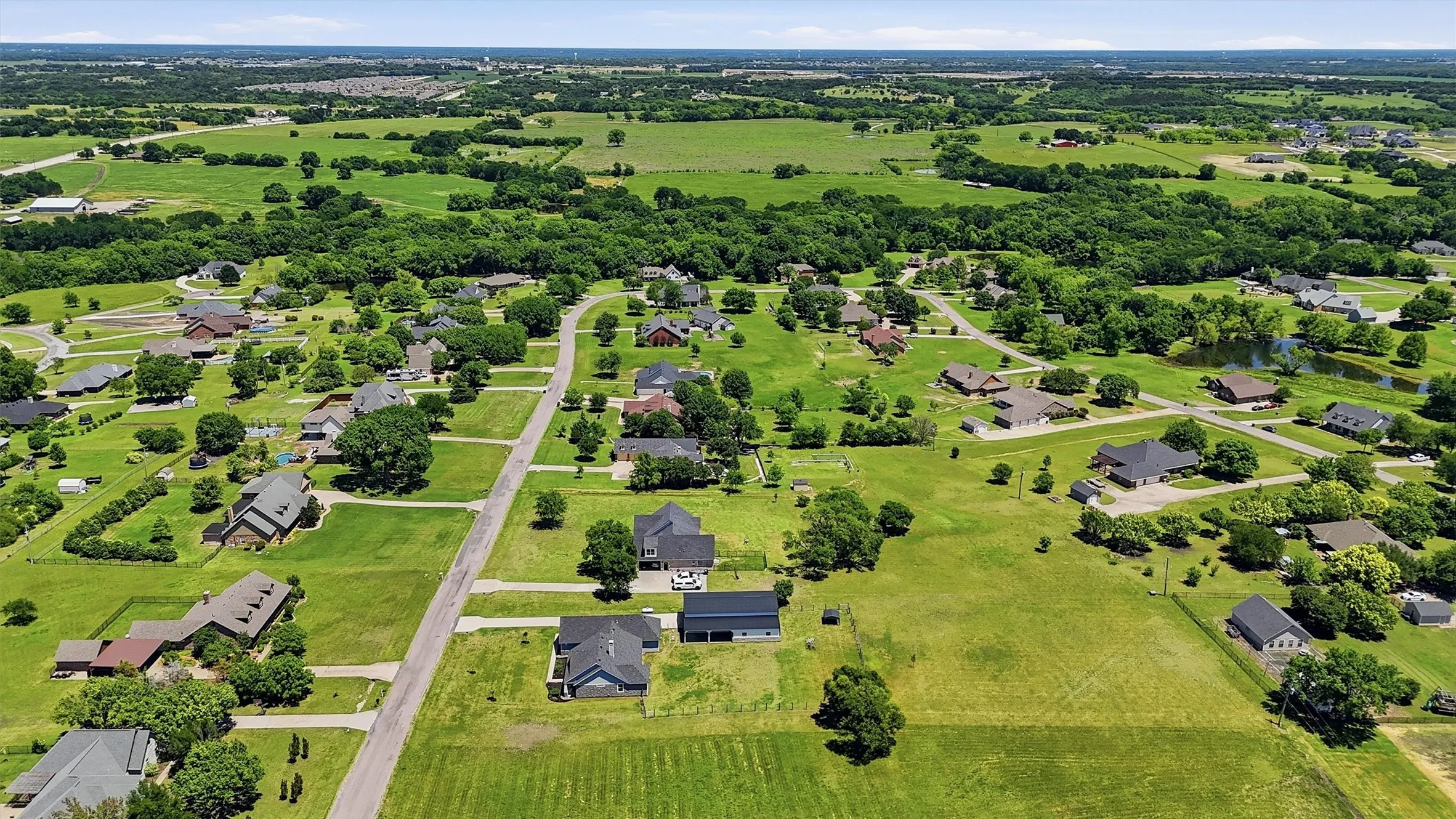 Single Family Residence For Sale in Grayson County , 662 Preakness Place Road, Van Alstyne, Texas 75495, 4 Bedrooms, 3 Bathrooms, 2 Garage spaces, 2,311 Sqft, built in 2017, Price $649,000, mls#21273473, Real Estate Agent in Van Alstyne, Homes For Sale in Grayson county, Homes For Sale in Van Alstyne, Realtor in Van Alstyne Texas, Real Estate Brokerage Independent Realty Texas, Luminita Cordes Realtor