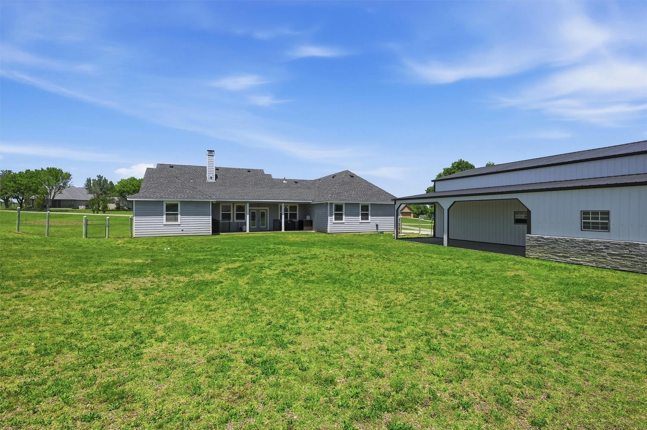 Single Family Residence For Sale in Grayson County , 662 Preakness Place Road, Van Alstyne, Texas 75495, 4 Bedrooms, 3 Bathrooms, 2 Garage spaces, 2,311 Sqft, built in 2017, Price $649,000, mls#21273473, Real Estate Agent in Van Alstyne, Homes For Sale in Grayson county, Homes For Sale in Van Alstyne, Realtor in Van Alstyne Texas, Real Estate Brokerage Independent Realty Texas, Luminita Cordes Realtor