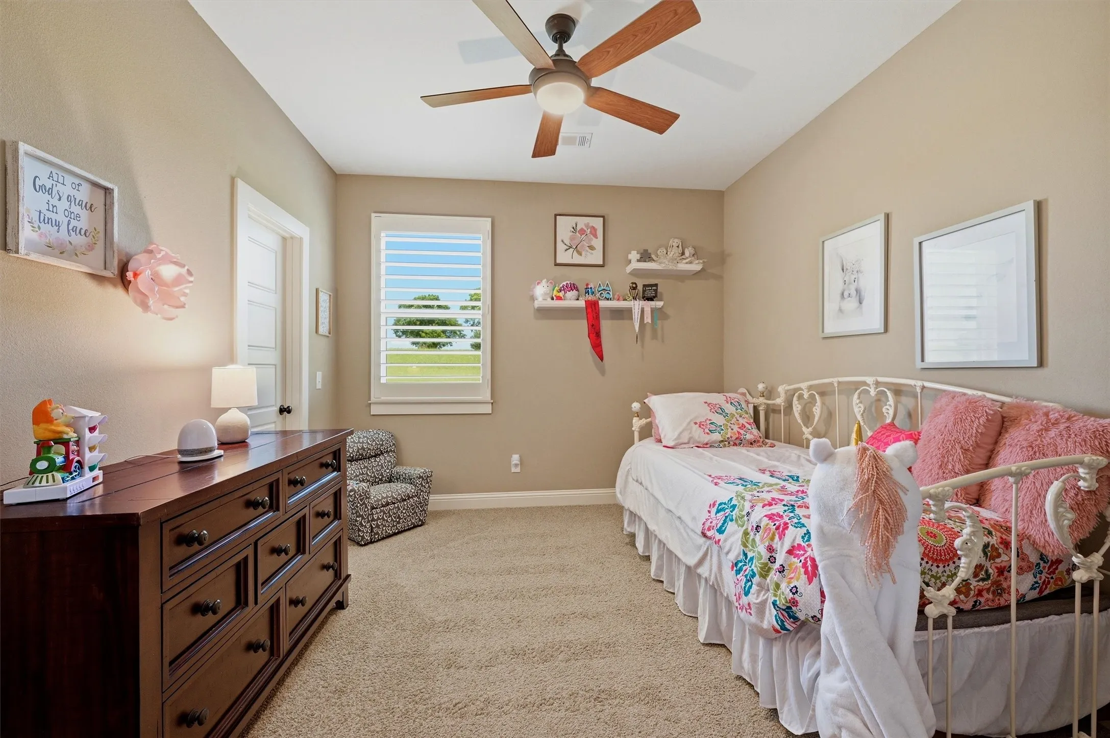 Single Family Residence For Sale in Grayson County , 662 Preakness Place Road, Van Alstyne, Texas 75495, 4 Bedrooms, 3 Bathrooms, 2 Garage spaces, 2,311 Sqft, built in 2017, Price $649,000, mls#21273473, Real Estate Agent in Van Alstyne, Homes For Sale in Grayson county, Homes For Sale in Van Alstyne, Realtor in Van Alstyne Texas, Real Estate Brokerage Independent Realty Texas, Luminita Cordes Realtor