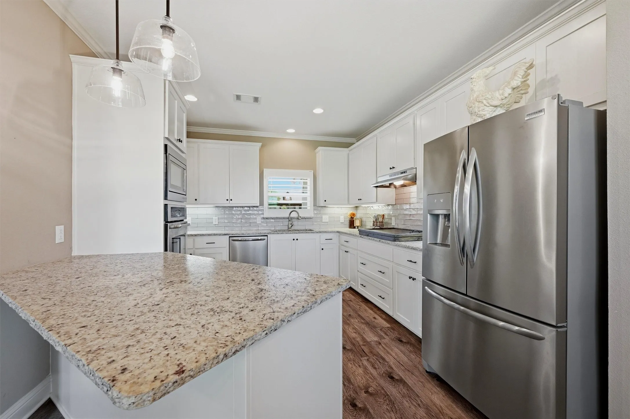 Single Family Residence For Sale in Grayson County , 662 Preakness Place Road, Van Alstyne, Texas 75495, 4 Bedrooms, 3 Bathrooms, 2 Garage spaces, 2,311 Sqft, built in 2017, Price $649,000, mls#21273473, Real Estate Agent in Van Alstyne, Homes For Sale in Grayson county, Homes For Sale in Van Alstyne, Realtor in Van Alstyne Texas, Real Estate Brokerage Independent Realty Texas, Luminita Cordes Realtor