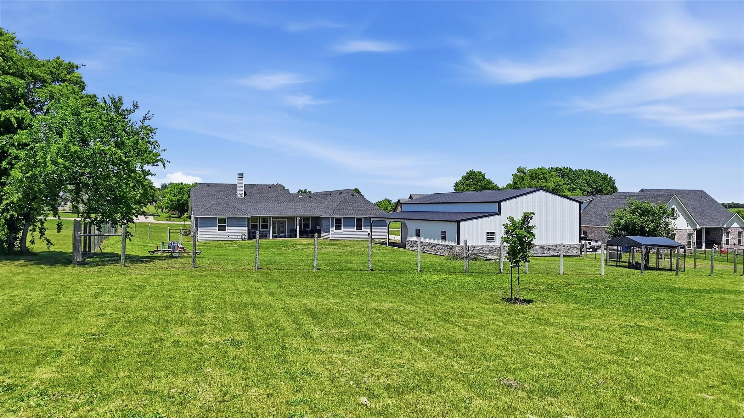 Single Family Residence For Sale in Grayson County , 662 Preakness Place Road, Van Alstyne, Texas 75495, 4 Bedrooms, 3 Bathrooms, 2 Garage spaces, 2,311 Sqft, built in 2017, Price $649,000, mls#21273473, Real Estate Agent in Van Alstyne, Homes For Sale in Grayson county, Homes For Sale in Van Alstyne, Realtor in Van Alstyne Texas, Real Estate Brokerage Independent Realty Texas, Luminita Cordes Realtor
