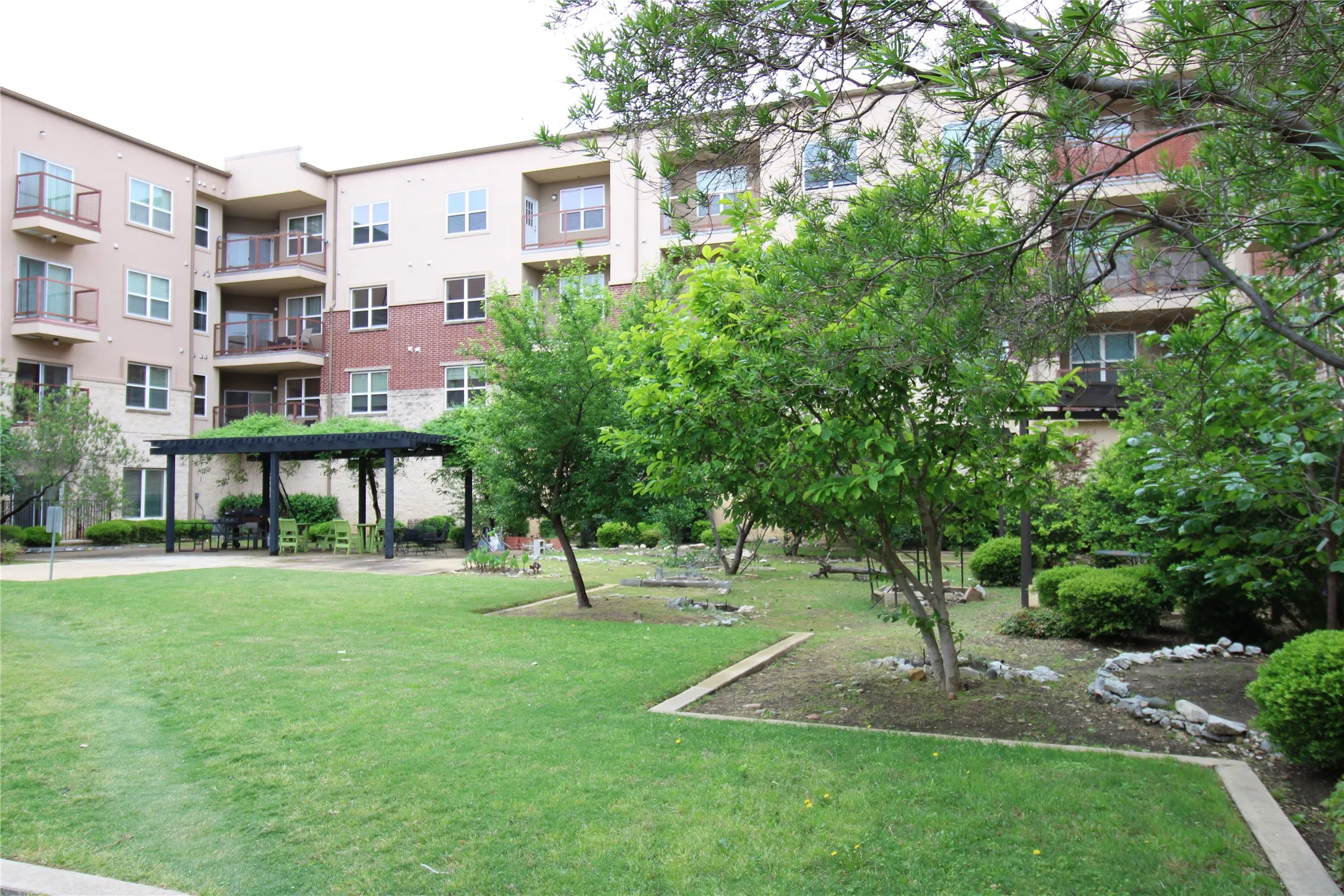 Condominium For Rent in Dallas County , 1100 W Trinity Mills Road 3035, Carrollton, Texas 75006, 2 Bedroom, 2 Bathroom, Garage spaces, 1,100 Sqft, built in 2012, mls#21237201, Real Estate Agent in Carrollton, Homes For Rent in Dallas county, Homes For Rent in Carrollton, Realtor in Carrollton Texas, Real Estate Brokerage Independent Realty Texas, Luminita Cordes Realtor