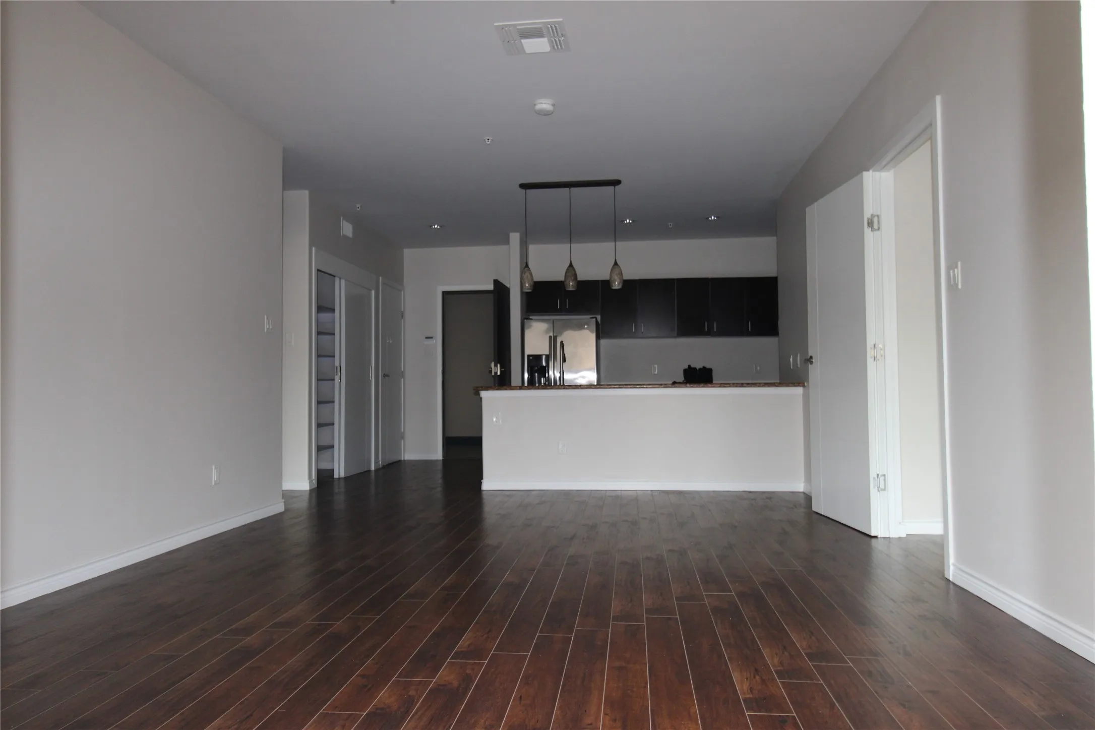 Condominium For Rent in Dallas County , 1100 W Trinity Mills Road 3035, Carrollton, Texas 75006, 2 Bedroom, 2 Bathroom, Garage spaces, 1,100 Sqft, built in 2012, mls#21237201, Real Estate Agent in Carrollton, Homes For Rent in Dallas county, Homes For Rent in Carrollton, Realtor in Carrollton Texas, Real Estate Brokerage Independent Realty Texas, Luminita Cordes Realtor