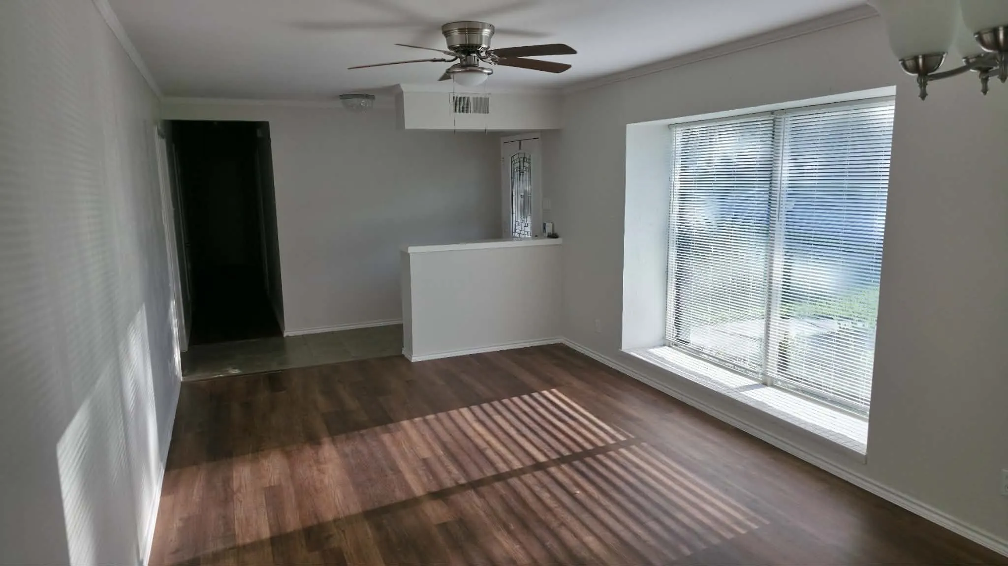 Single Family Residence For Rent in Dallas County , 5722 Old Ox Road, Dallas, Texas 75241, 3 Bedroom, 2 Bathroom, 2 Garage spaces, 1,464 Sqft, built in 1958, mls#21271513, Real Estate Agent in Dallas, Homes For Rent in Dallas county, Homes For Rent in Dallas, Realtor in Dallas Texas, Real Estate Brokerage Independent Realty Texas, Luminita Cordes Realtor