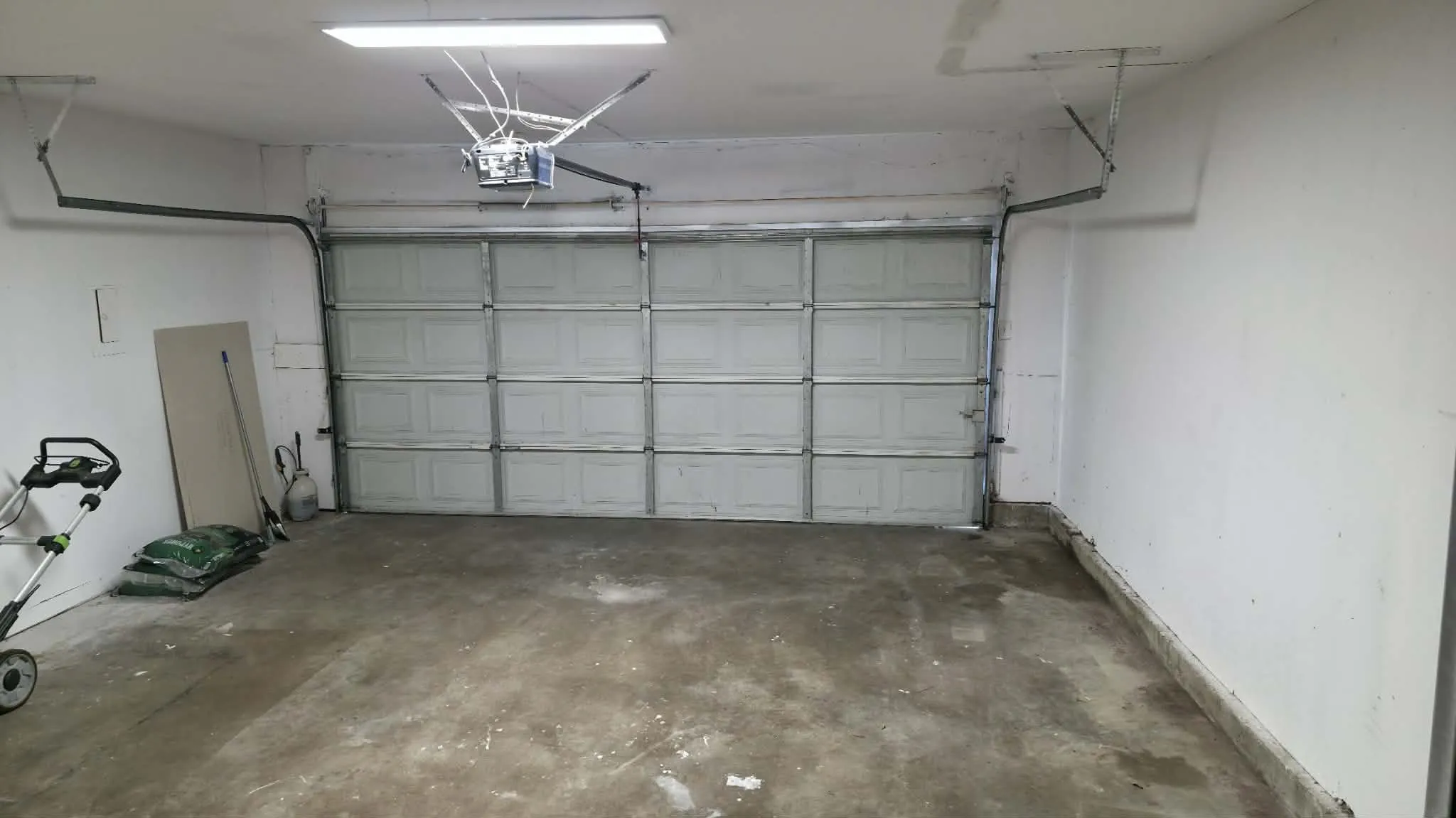 Single Family Residence For Rent in Dallas County , 5722 Old Ox Road, Dallas, Texas 75241, 3 Bedroom, 2 Bathroom, 2 Garage spaces, 1,464 Sqft, built in 1958, mls#21271513, Real Estate Agent in Dallas, Homes For Rent in Dallas county, Homes For Rent in Dallas, Realtor in Dallas Texas, Real Estate Brokerage Independent Realty Texas, Luminita Cordes Realtor