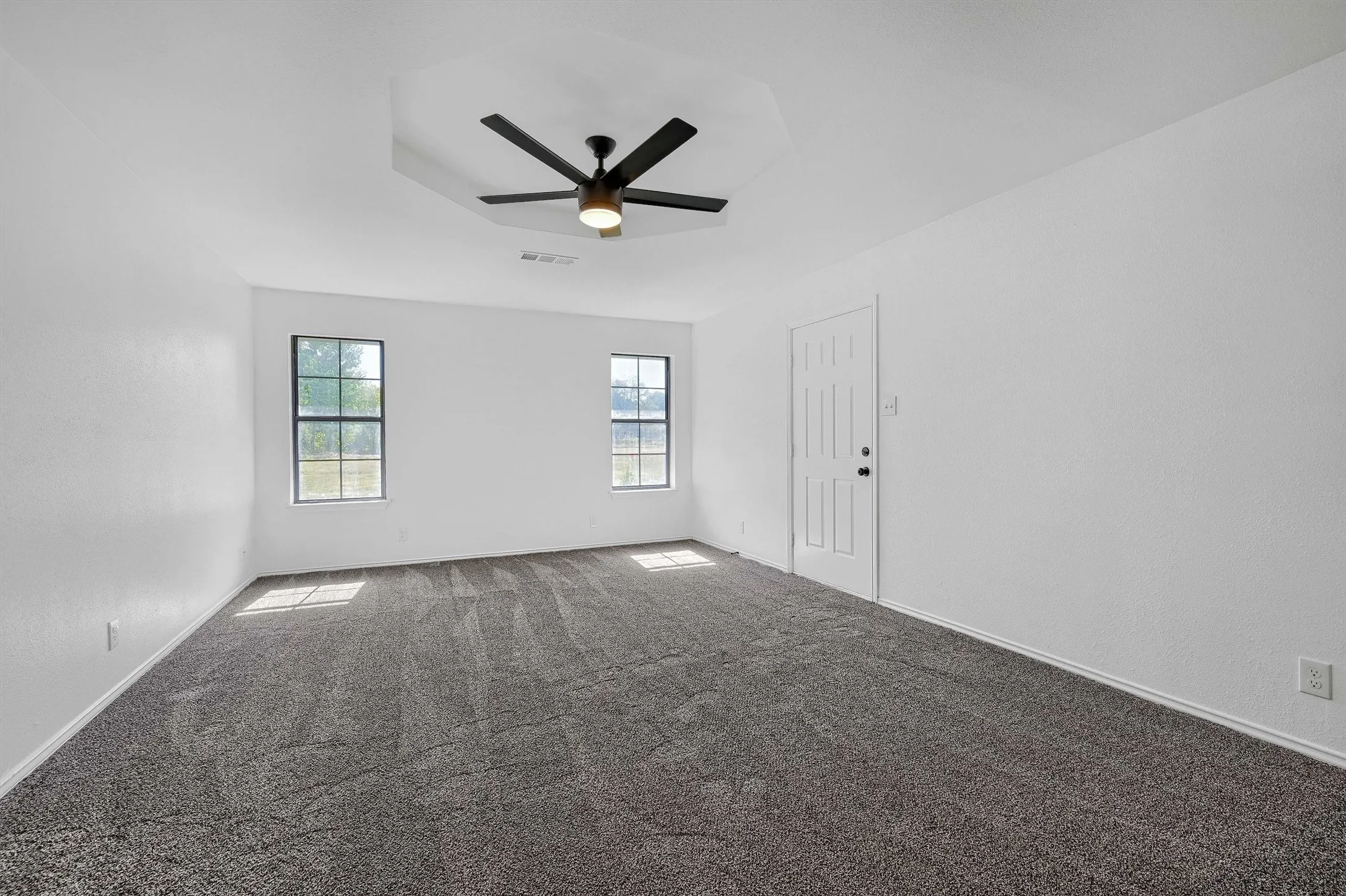 Single Family Residence For Sale in Grayson County , 608 North Avenue, Whitesboro, Texas 76273, 4 Bedroom, 3 Bathroom, 2 Garage spaces, 2,277 Sqft, built in 1985, mls#21273511, Real Estate Agent in Whitesboro, Homes For Sale in Grayson county, Homes For Sale in Whitesboro, Realtor in Whitesboro Texas, Real Estate Brokerage Independent Realty Texas, Luminita Cordes Realtor