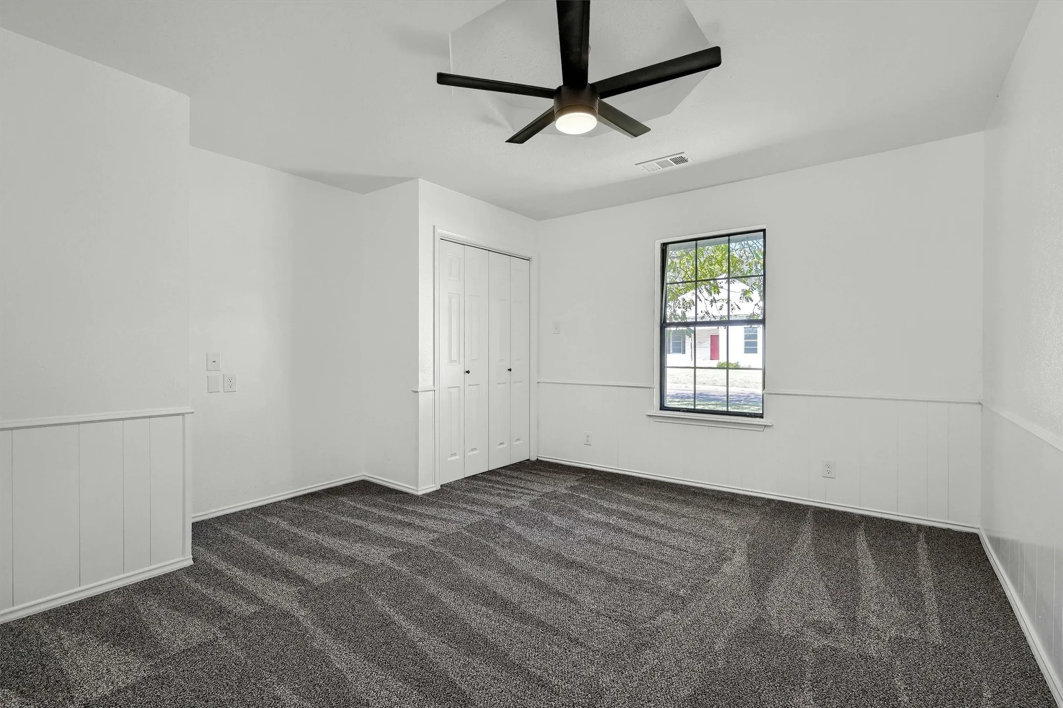 Single Family Residence For Sale in Grayson County , 608 North Avenue, Whitesboro, Texas 76273, 4 Bedroom, 3 Bathroom, 2 Garage spaces, 2,277 Sqft, built in 1985, mls#21273511, Real Estate Agent in Whitesboro, Homes For Sale in Grayson county, Homes For Sale in Whitesboro, Realtor in Whitesboro Texas, Real Estate Brokerage Independent Realty Texas, Luminita Cordes Realtor