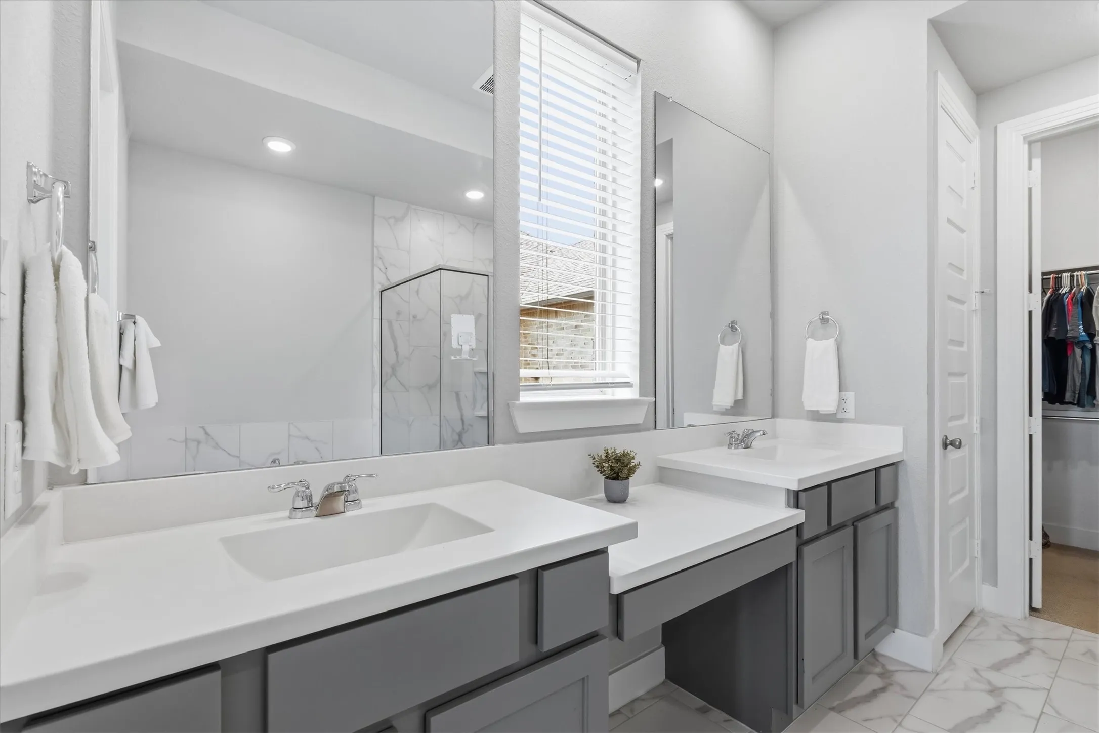 Single Family Residence For Sale in Denton County , 1108 Claiborne Drive, Aubrey, Texas 76227, 4 Bedroom, 3 Bathroom, 3 Garage spaces, 2,497 Sqft, built in 2020, mls#21273325, Real Estate Agent in Aubrey, Homes For Sale in Denton county, Homes For Sale in Aubrey, Realtor in Aubrey Texas, Real Estate Brokerage Independent Realty Texas, Luminita Cordes Realtor