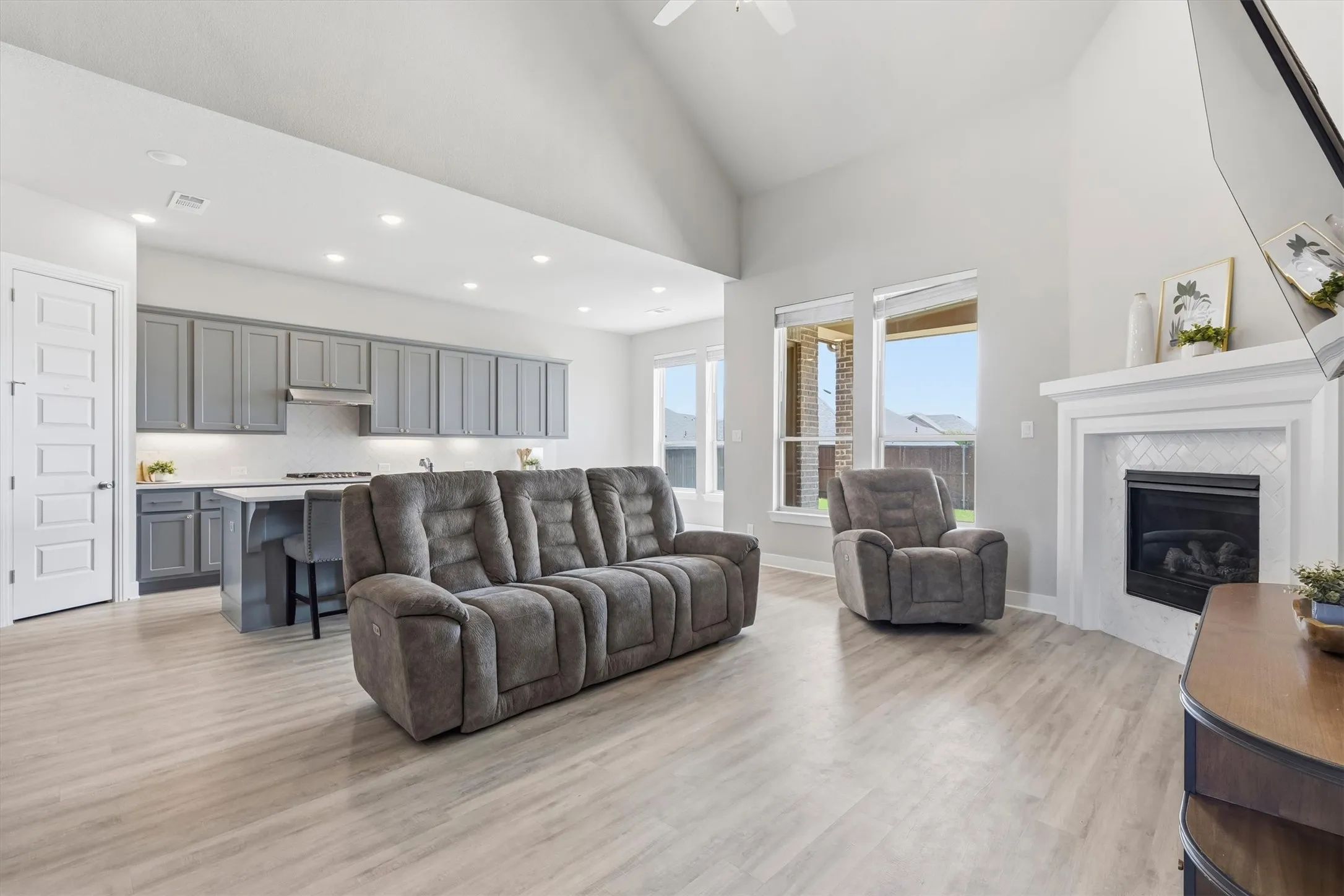 Single Family Residence For Sale in Denton County , 1108 Claiborne Drive, Aubrey, Texas 76227, 4 Bedroom, 3 Bathroom, 3 Garage spaces, 2,497 Sqft, built in 2020, mls#21273325, Real Estate Agent in Aubrey, Homes For Sale in Denton county, Homes For Sale in Aubrey, Realtor in Aubrey Texas, Real Estate Brokerage Independent Realty Texas, Luminita Cordes Realtor