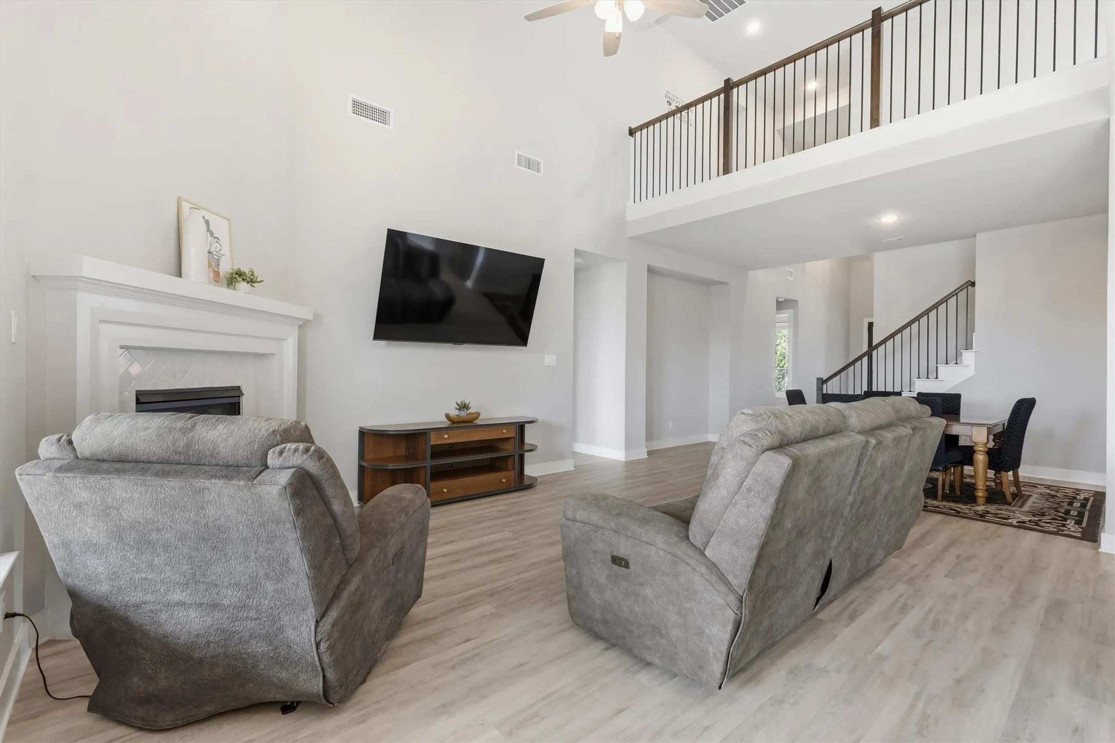 Single Family Residence For Sale in Denton County , 1108 Claiborne Drive, Aubrey, Texas 76227, 4 Bedroom, 3 Bathroom, 3 Garage spaces, 2,497 Sqft, built in 2020, mls#21273325, Real Estate Agent in Aubrey, Homes For Sale in Denton county, Homes For Sale in Aubrey, Realtor in Aubrey Texas, Real Estate Brokerage Independent Realty Texas, Luminita Cordes Realtor